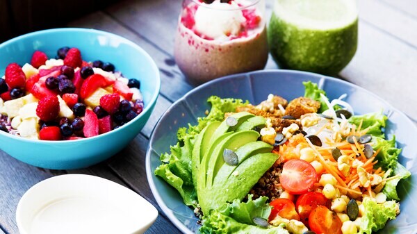 [Breakfast selection - Birth Café/Organic Café] 2 minutes by car/5 minutes on foot