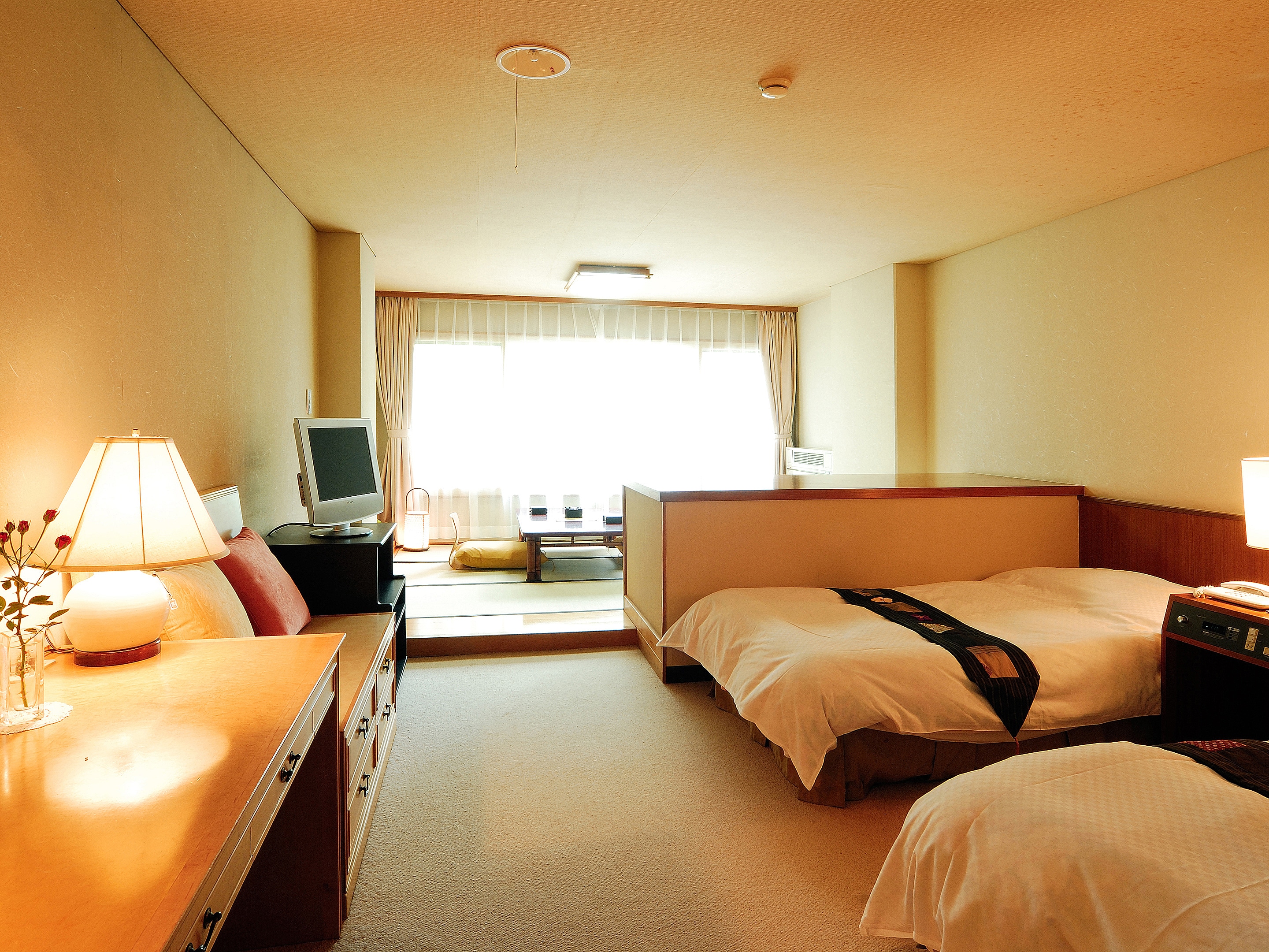 ห้องพักทั่วไป 35 ตร.ม. ห้องสไตล์ญี่ปุ่น 6 เสื่อทาทามิ + เตียงคู่