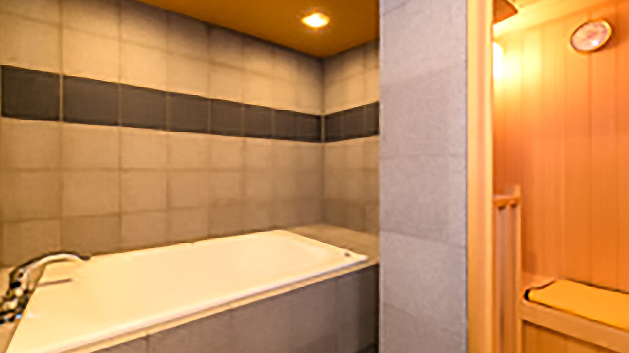 ・[Special room/Japanese-style room] The bath in the room has a jet bath and sauna