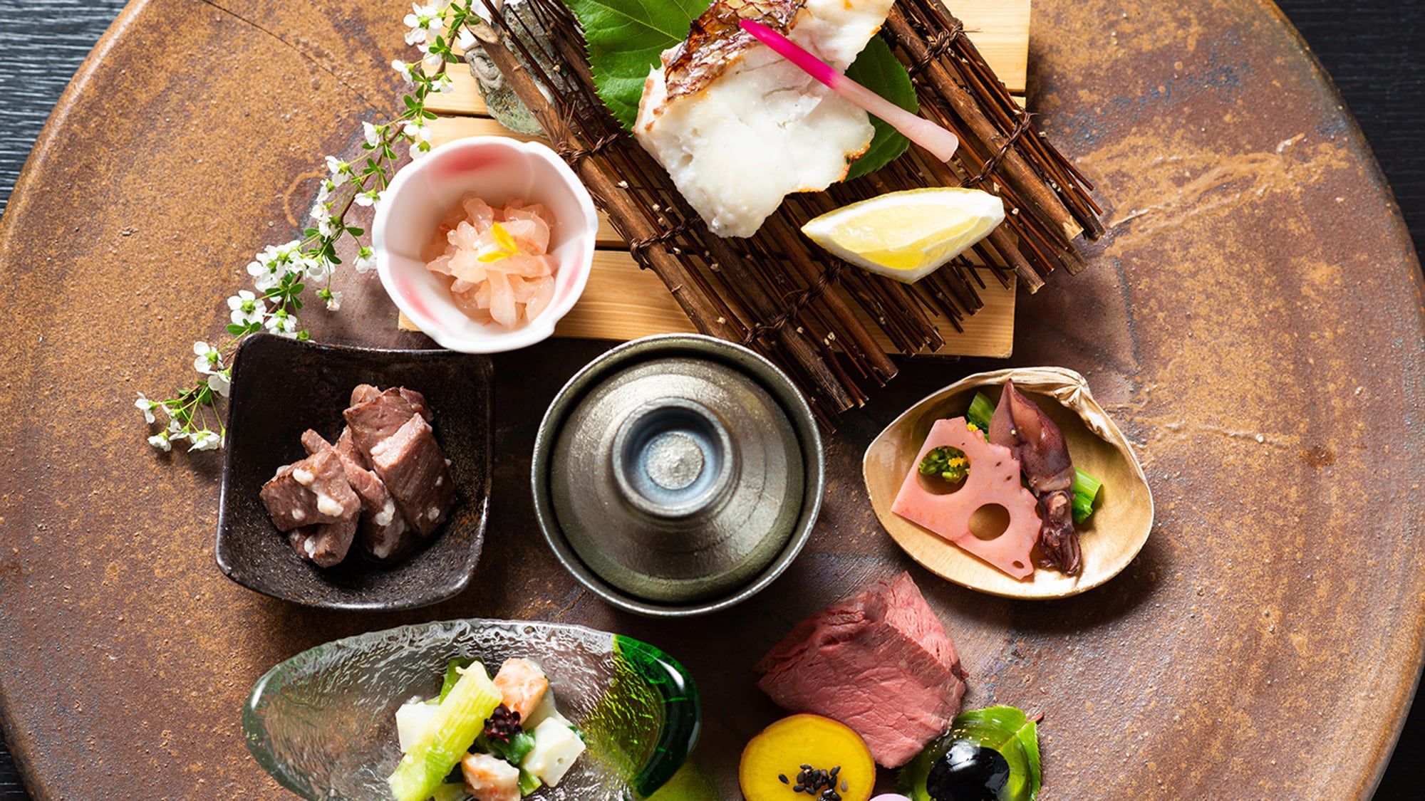 Assortment of seasonal hassun
