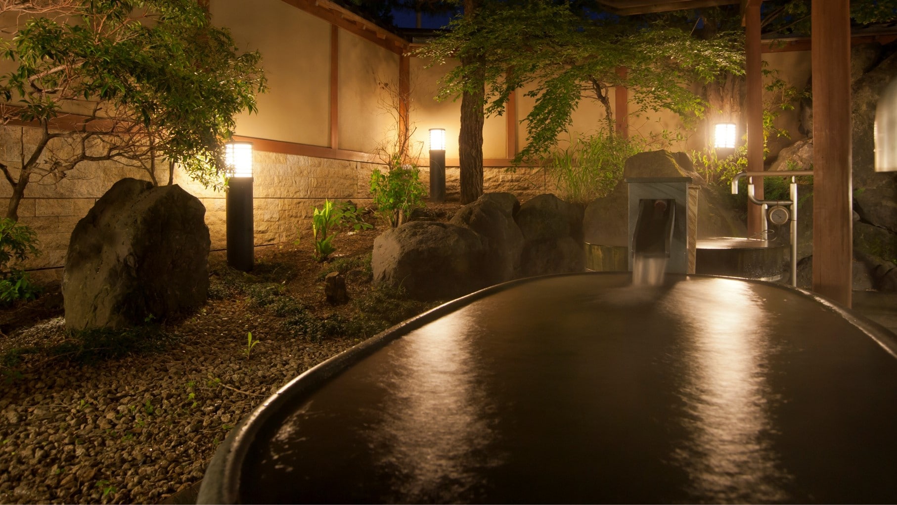 Garden open-air bath