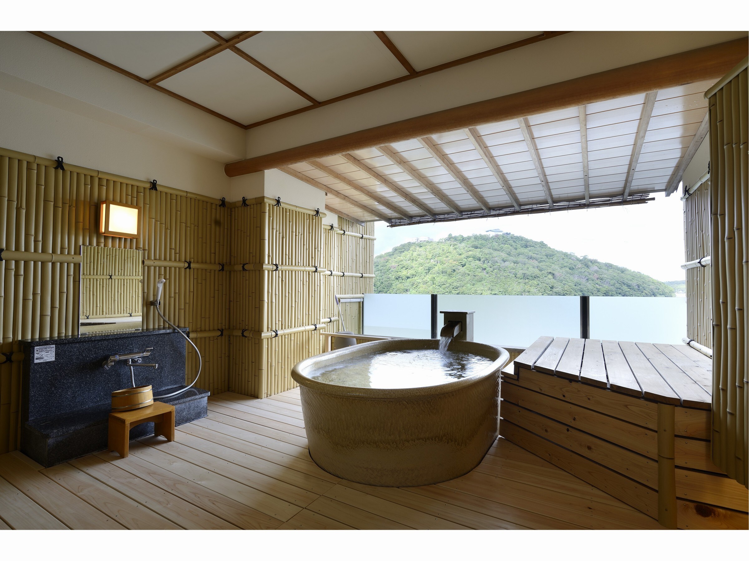 Private bath: New "Hi no Yu"