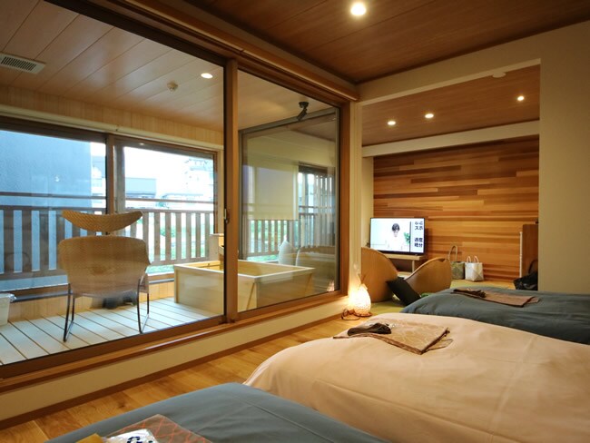[บ้านชินาโนะ/ริกกะ] ห้องทริปเปิลพร้อมอ่างอาบน้ำที่บ่อน้ำพุร้อนชื่อดังระดับโลก "ชินยู"