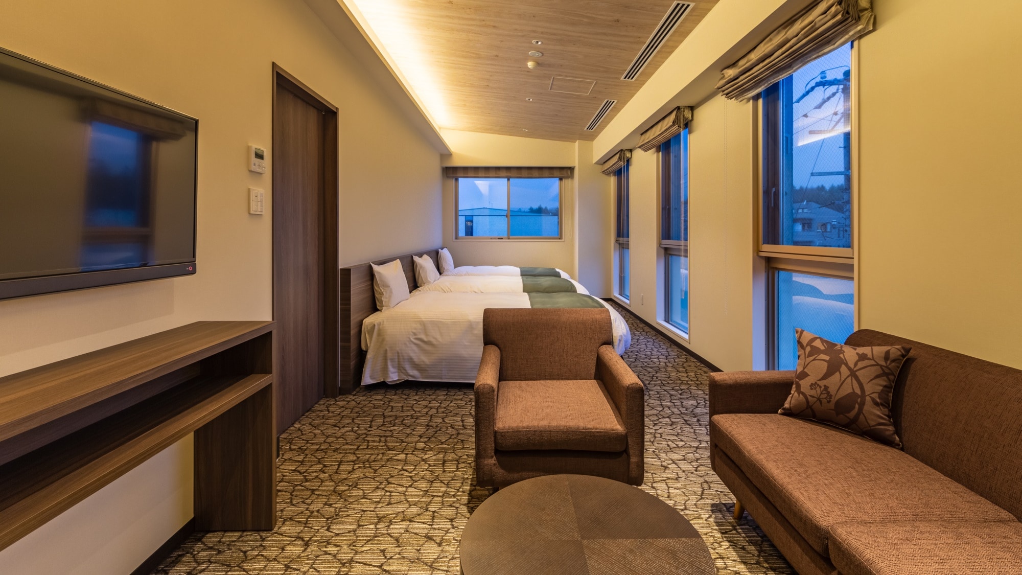 New building deluxe triple room (new size)
