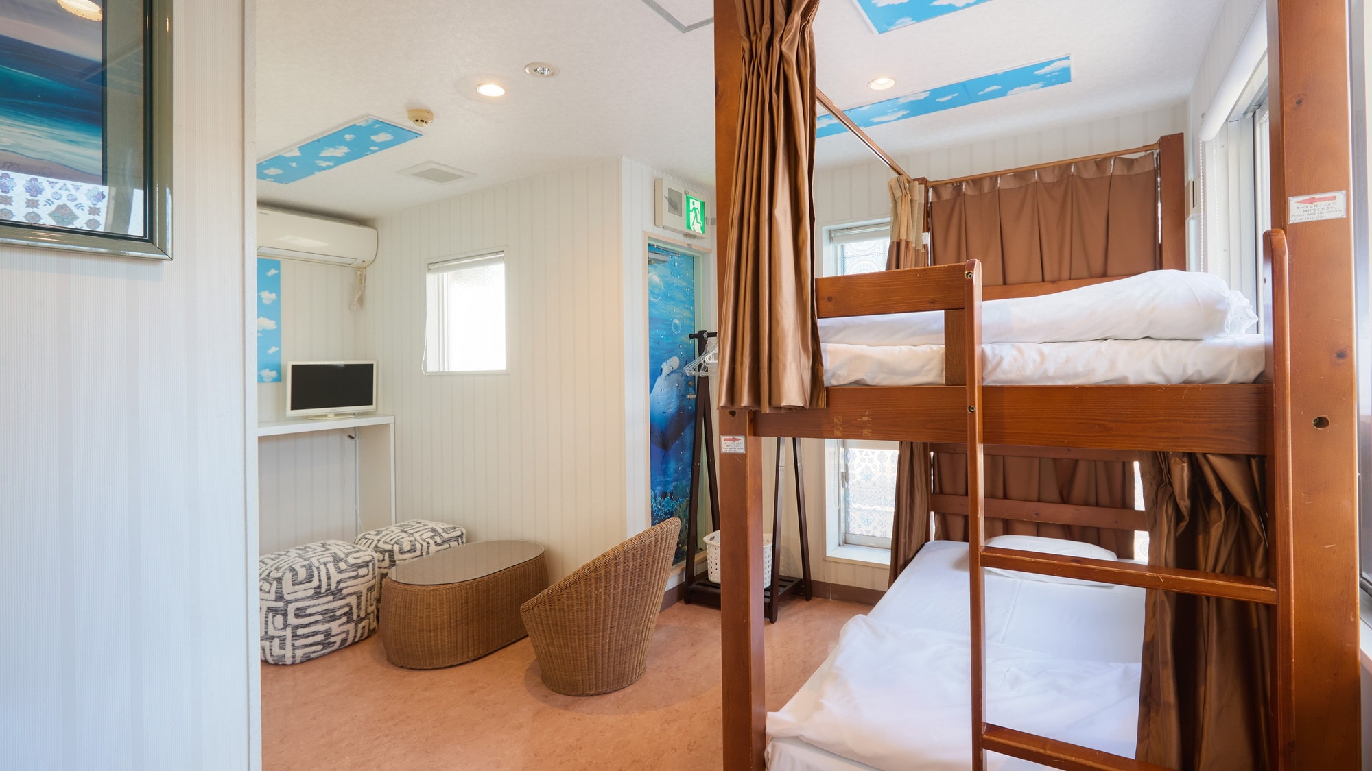 [5th floor, private rooms only, Western-style rooms for 1-3 people]