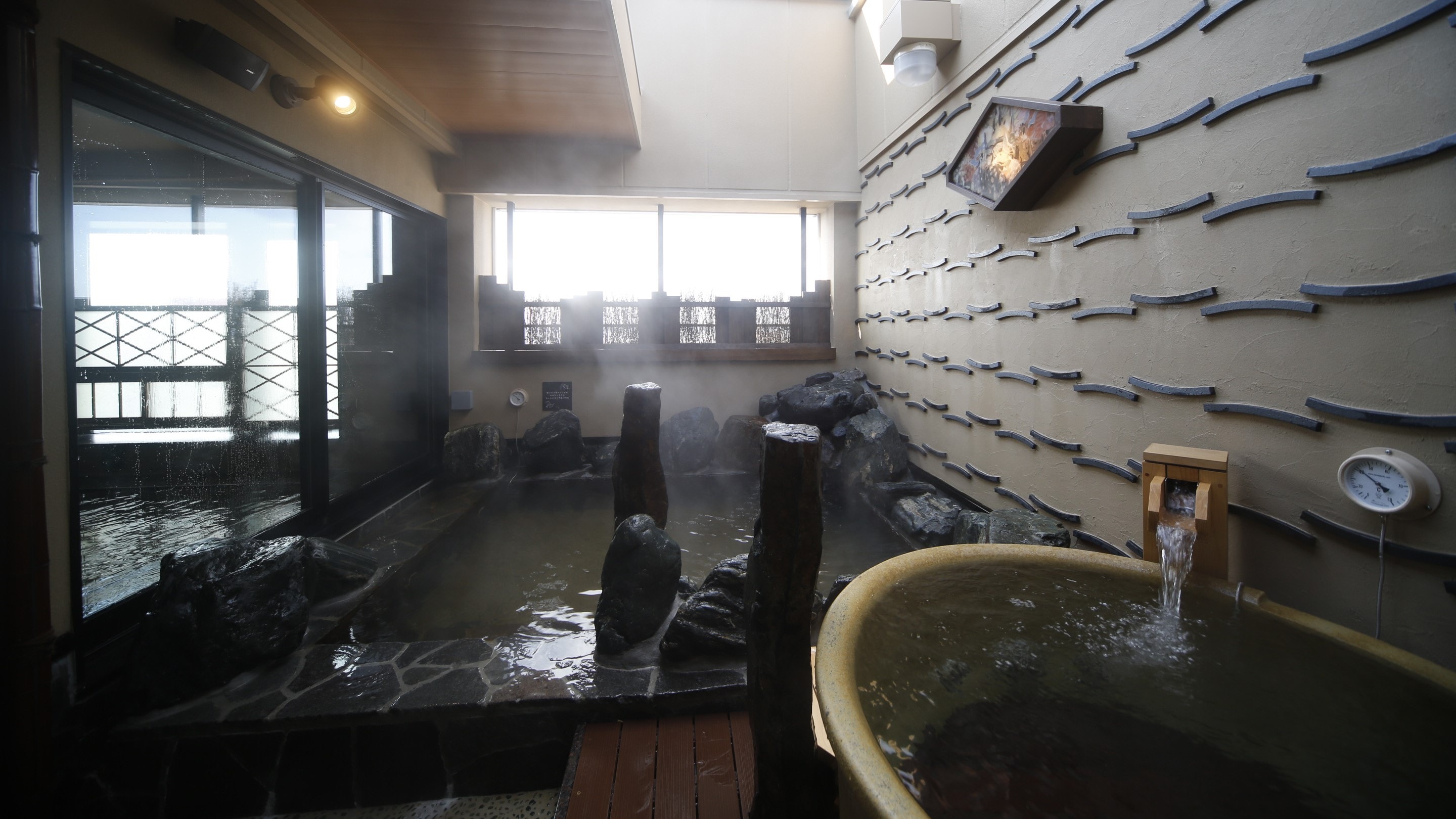 ◆여성 대욕탕≪천연온천 남부의 탕≫노천탕(온천：41~42℃)