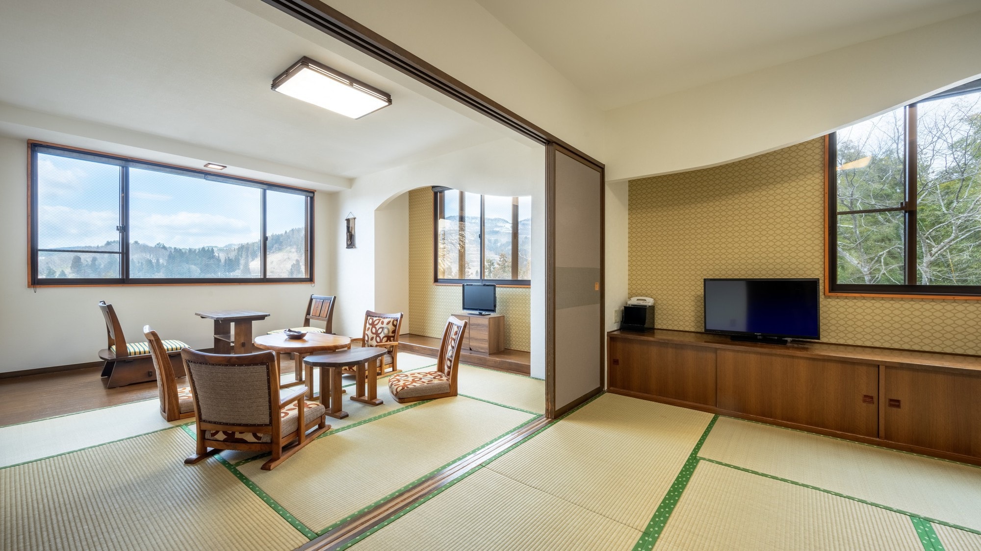 [Non-smoking/Wi-Fi] Sayuri-tei Japanese-style room 14 tatami mats [Satoyama side with bath and toilet]
