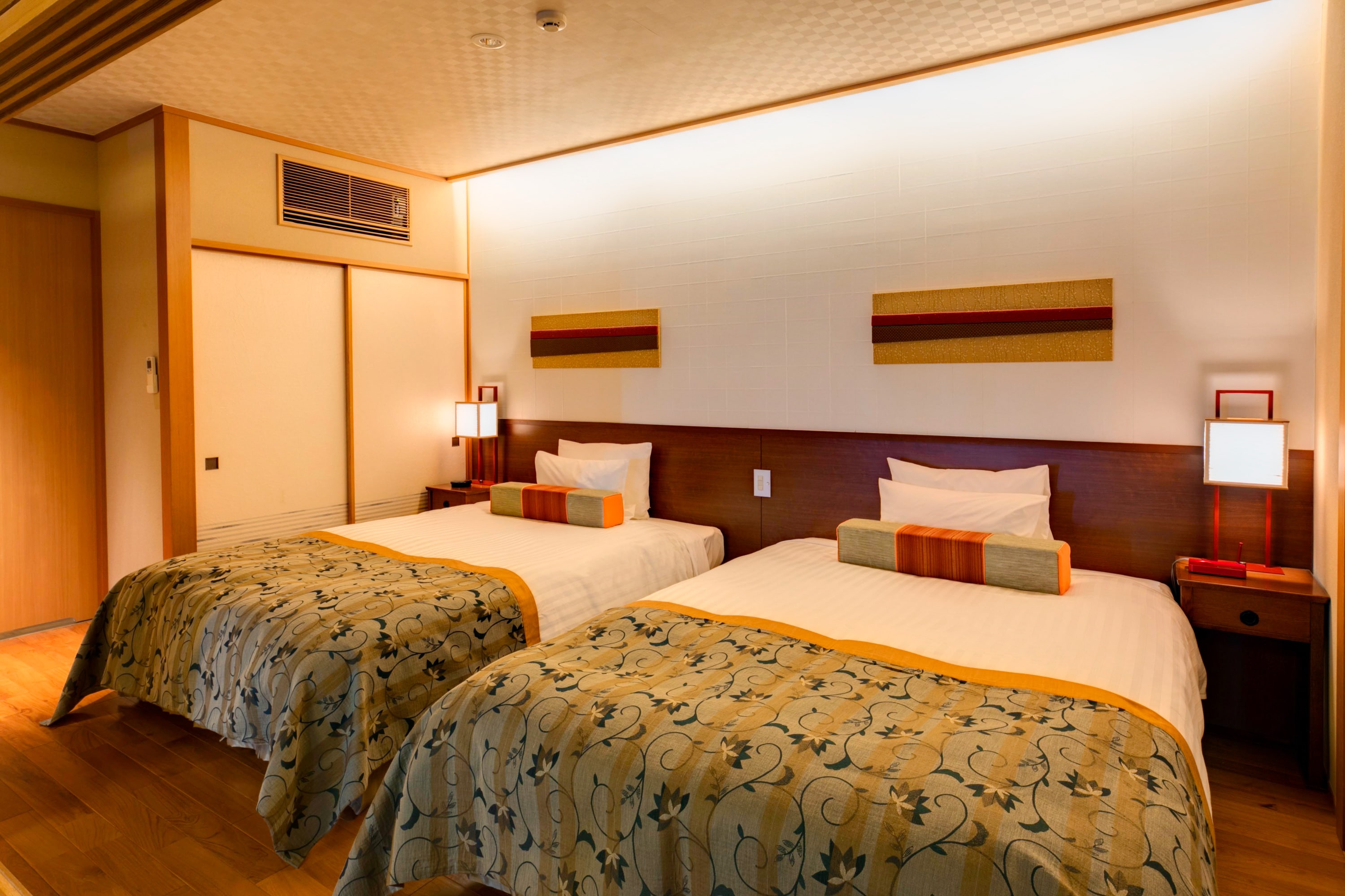 3rd floor Japanese-Western room with hot spring and panoramic view "Rakuzan"