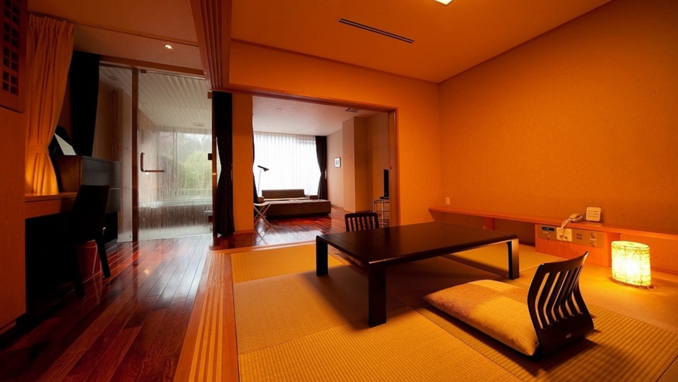 Special Japanese-style room (6 tatami mats) + living room (2 people capacity)