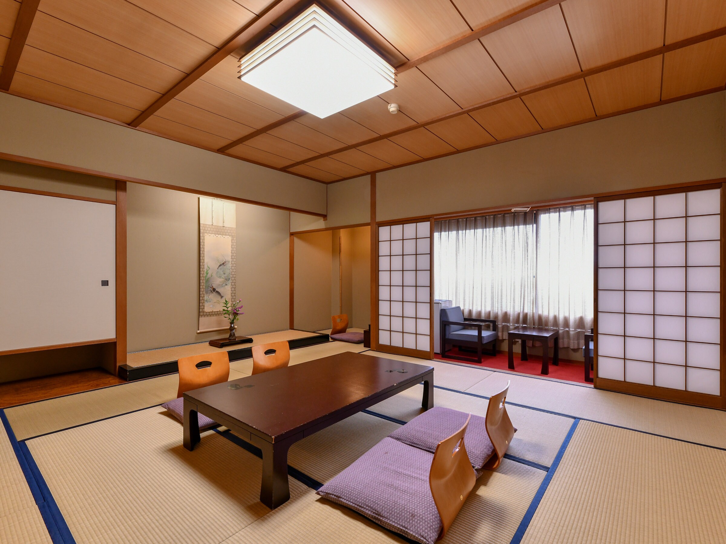 [Toyoraku] A relaxing Japanese-style room with 13.5 tatami mats (non-smoking) where you can feel the changes of the four seasons