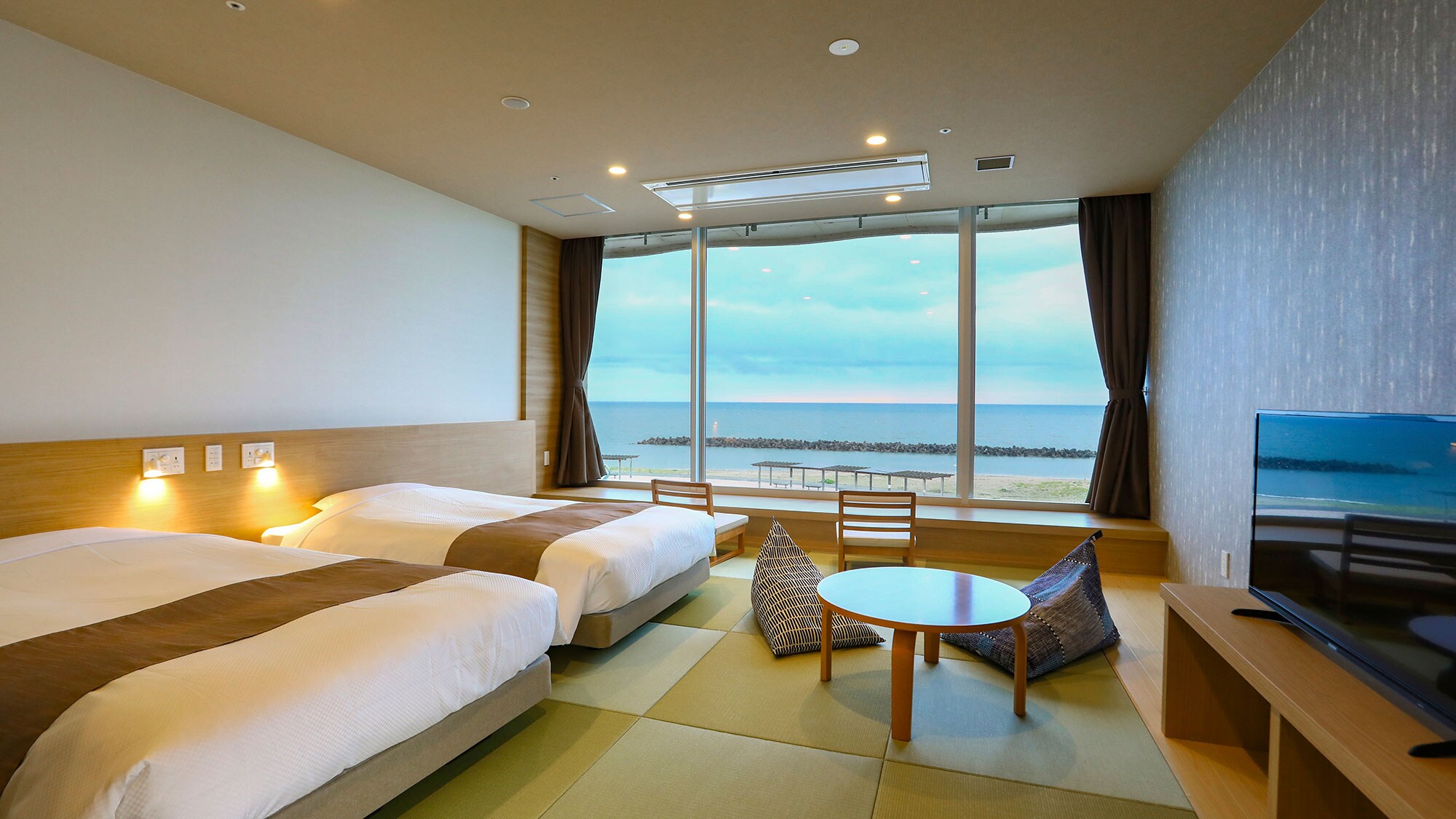 [Non-smoking] Ocean view twin Japanese-style room 3 people capacity