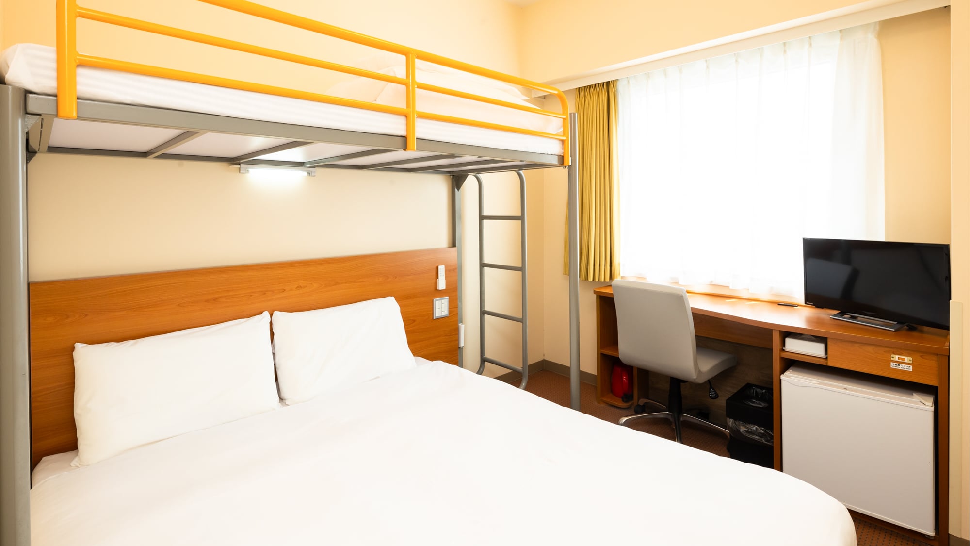 [2 beds] Double + loft bed ◆ 1 bed width 155cm x 1 + 1 bed width 90cm x 1 ◆ Area 15 square meters