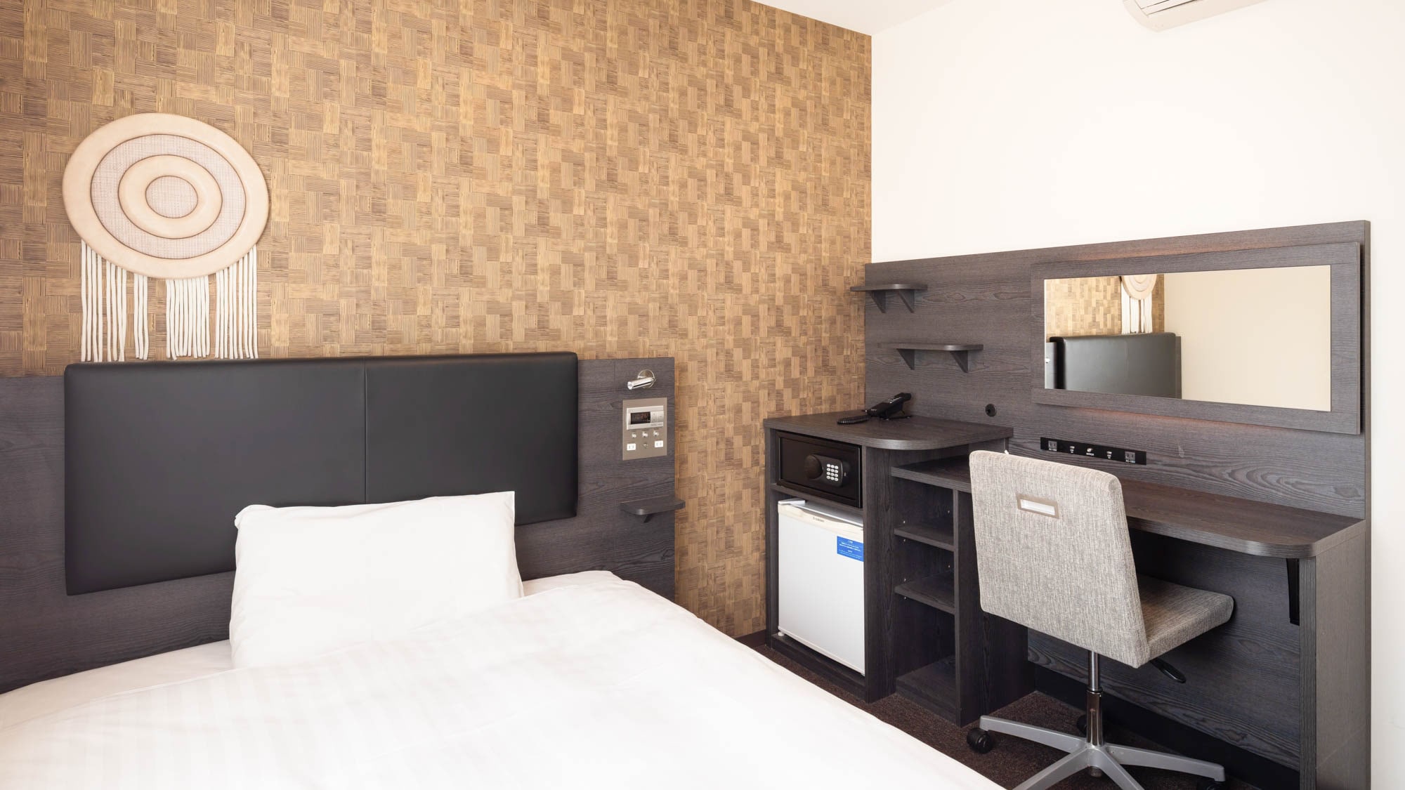 [Double Standard] Example of a guest room