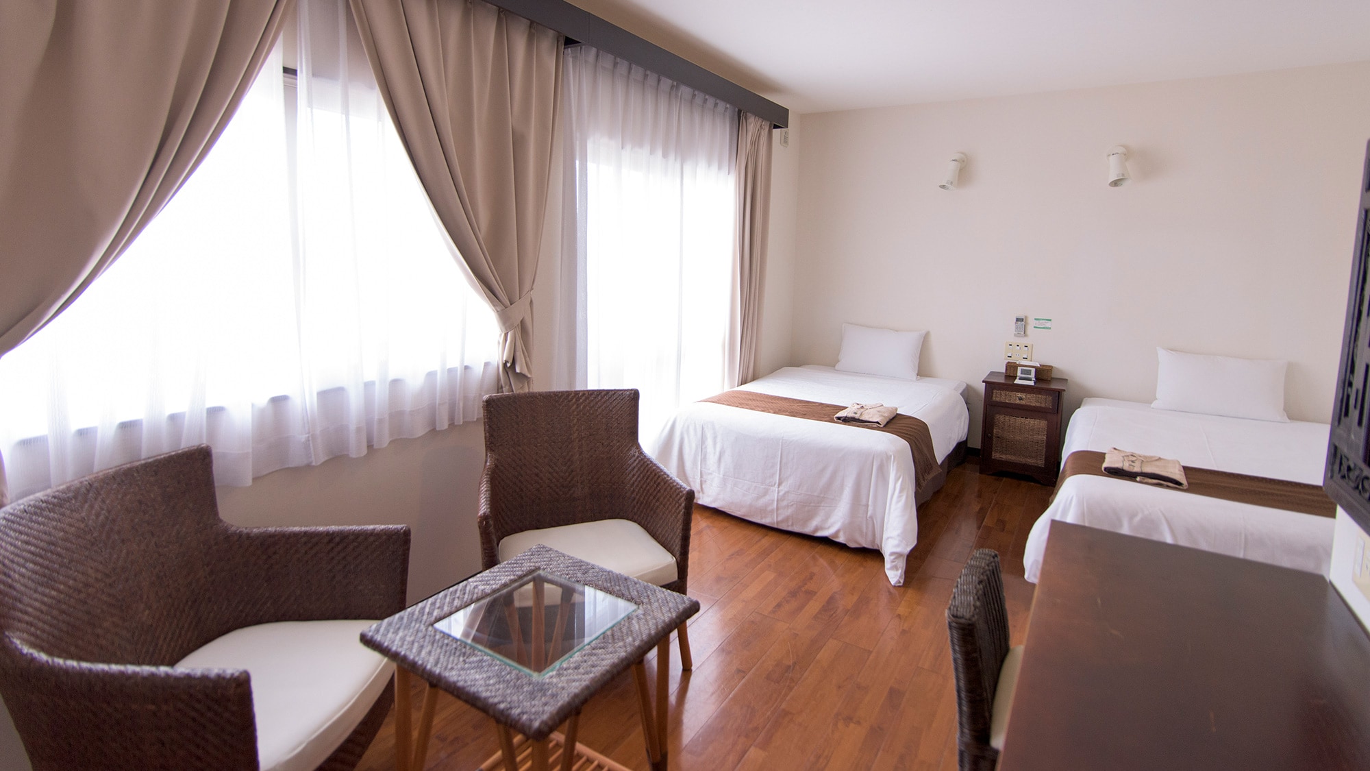 Large twin room