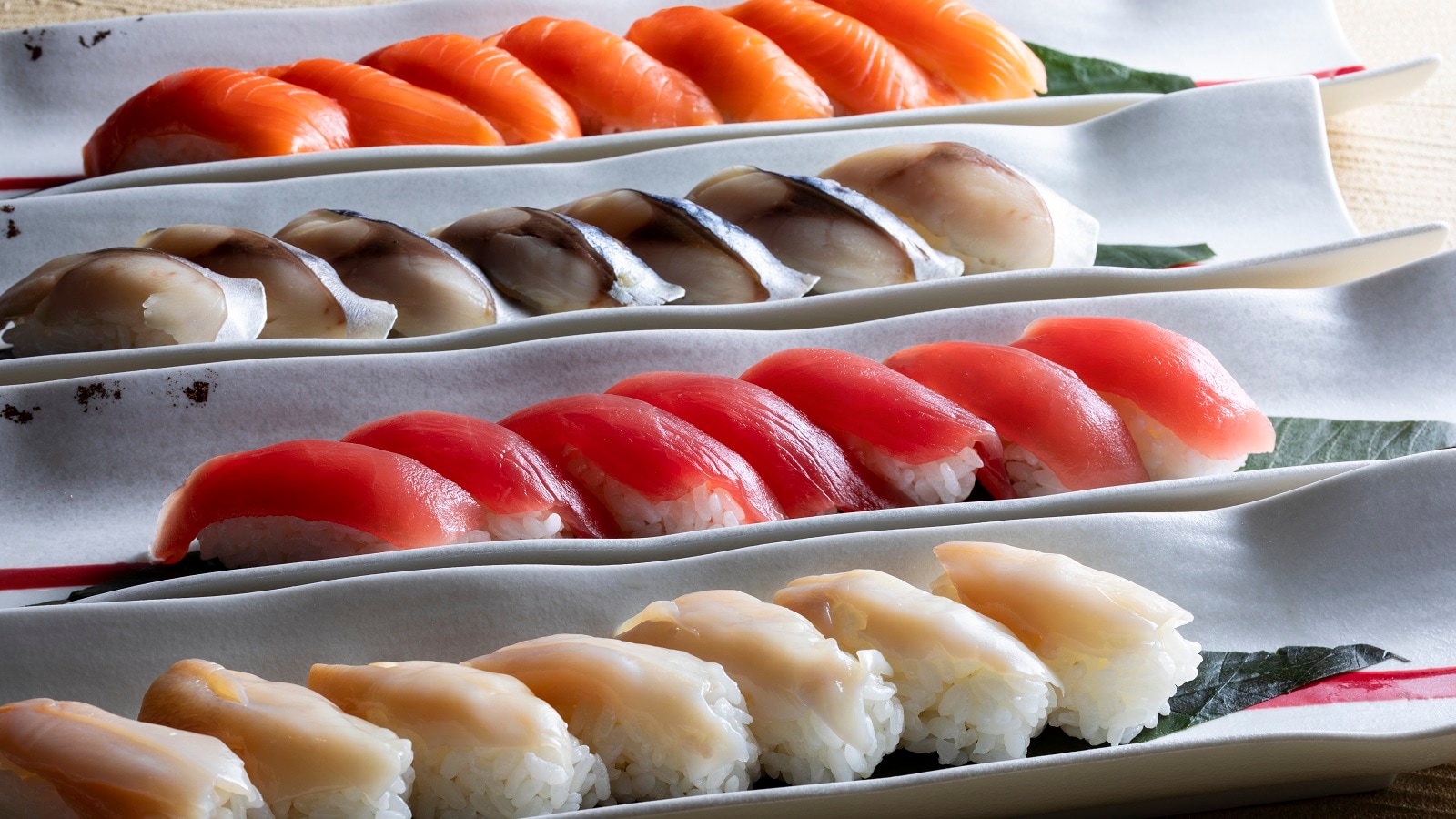 Enjoy sushi with boiled soy sauce and wasabi! *Contents are subject to change