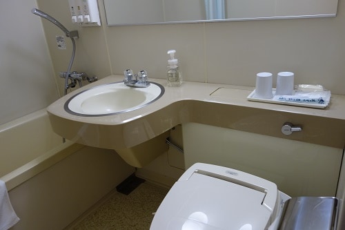All rooms are equipped with unit bath