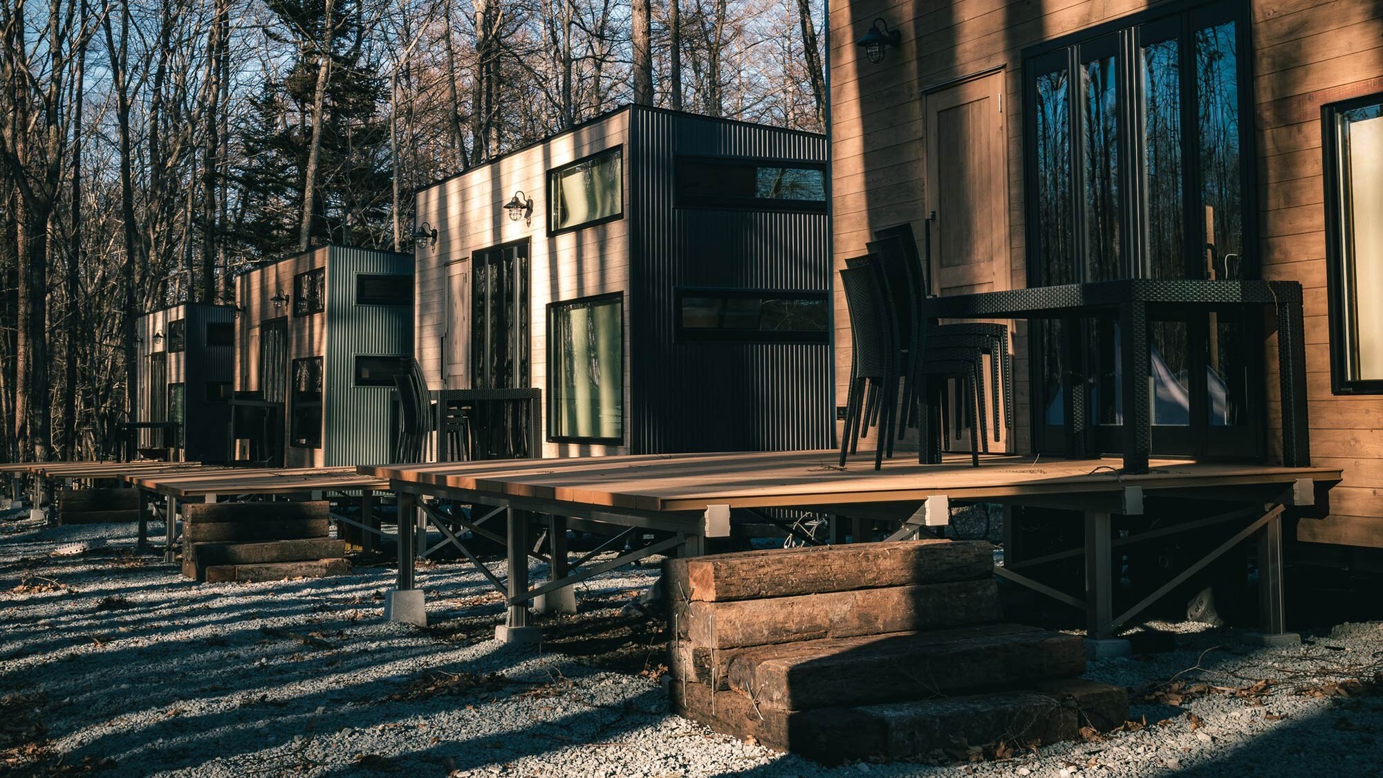 ・[Trailer house/Exterior] All rooms are equipped with a wooden deck terrace, so you can enjoy BBQ and bonfires.