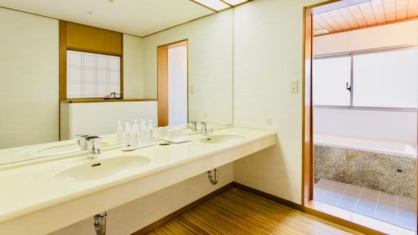 [Non-smoking / Natural hot spring] Japanese-style room with open-air bath