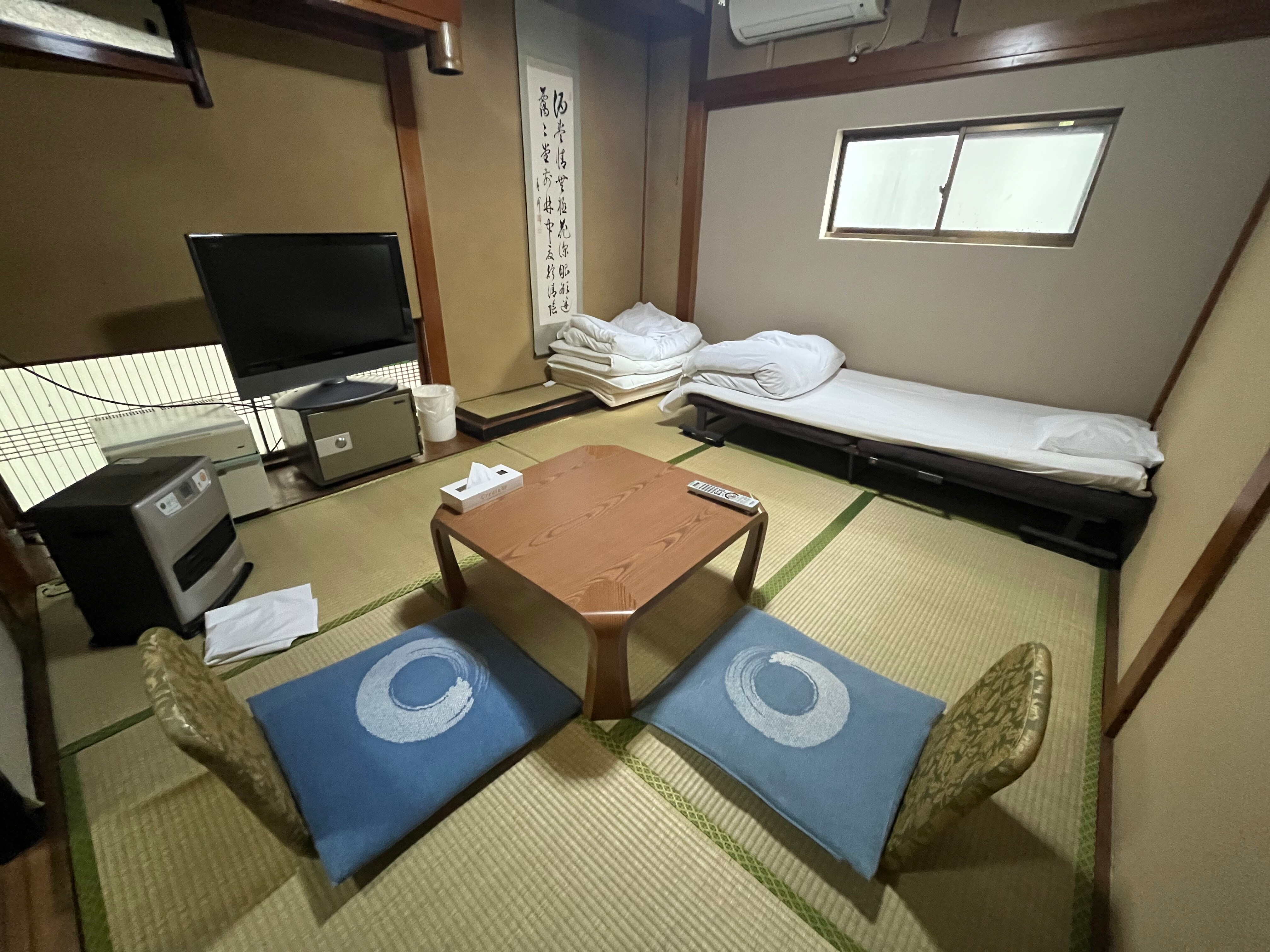Separate room (no toilet or bath)