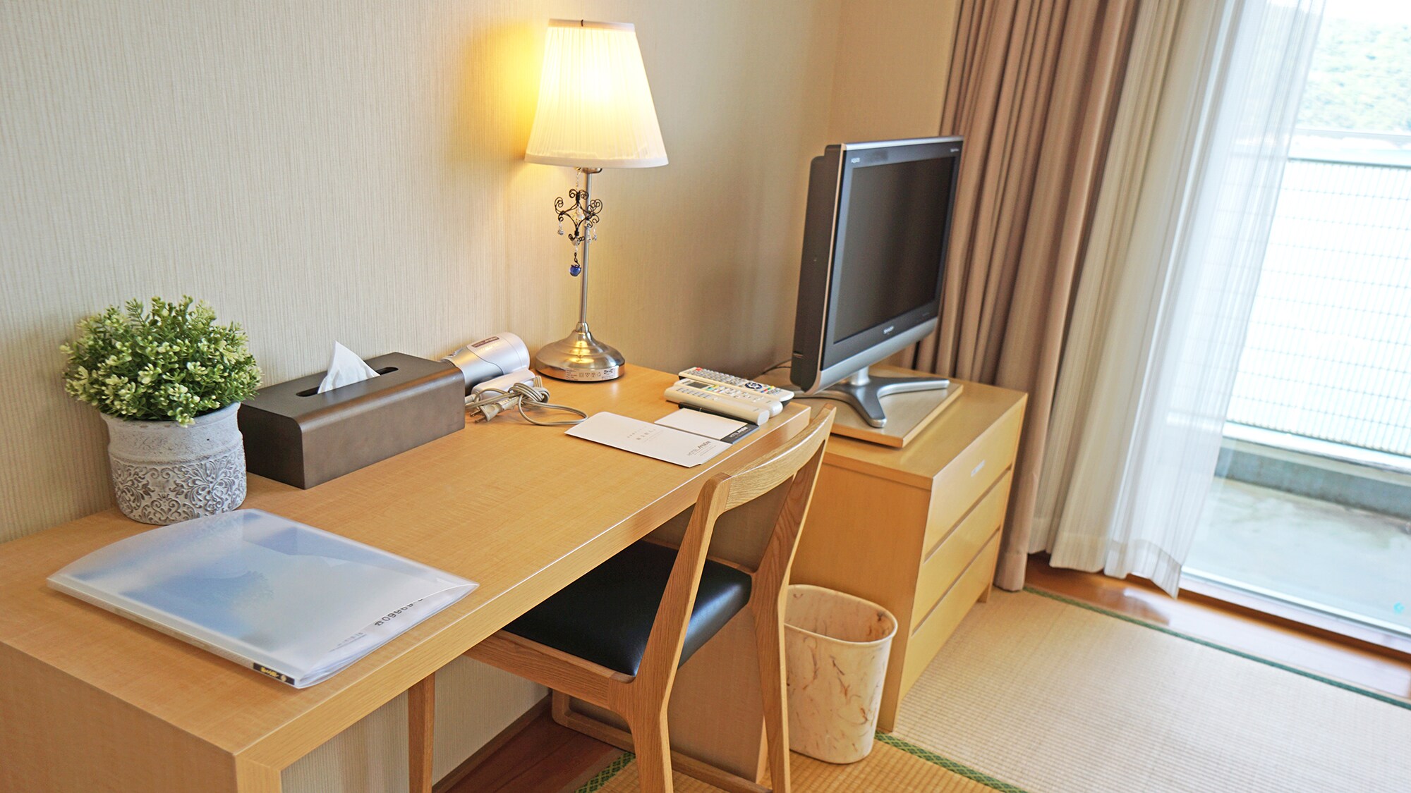 Simple Japanese modern ★Non-smoking★Semi-double bed (1-2 people)