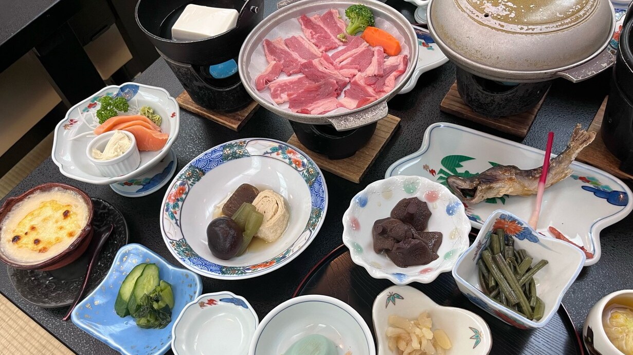 [Dinner] Wild vegetables and river fish set *This is an example of one day.