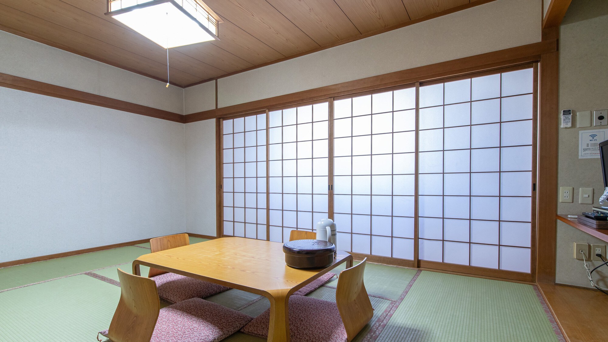 [Non-smoking] Japanese-style room for 1 to 5 people
