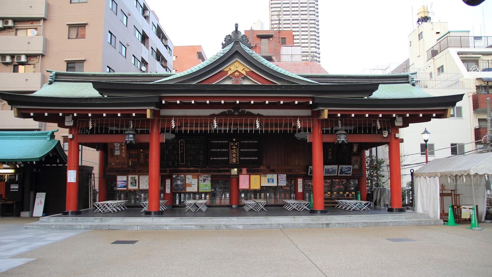 A short walk to Suitengu!