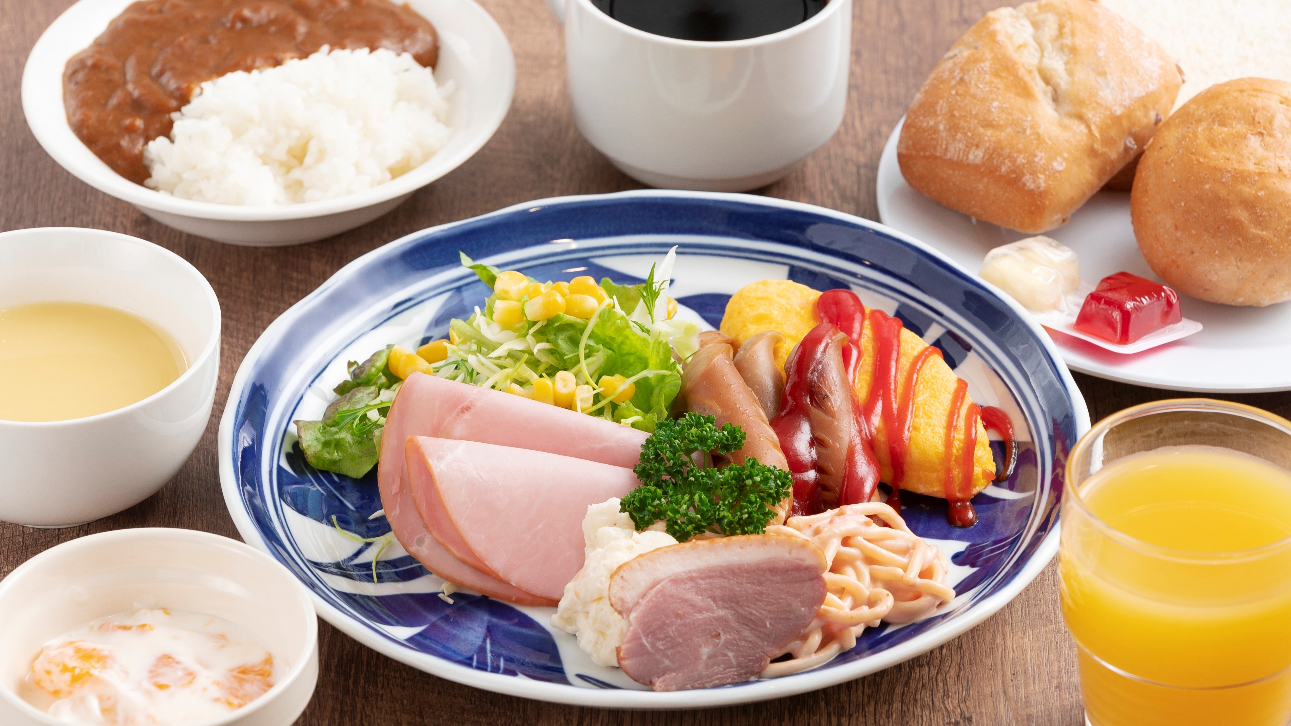 [Breakfast] Western-style: usually 900 yen per meal (*Regular holiday: Monday morning or the morning after consecutive holidays)