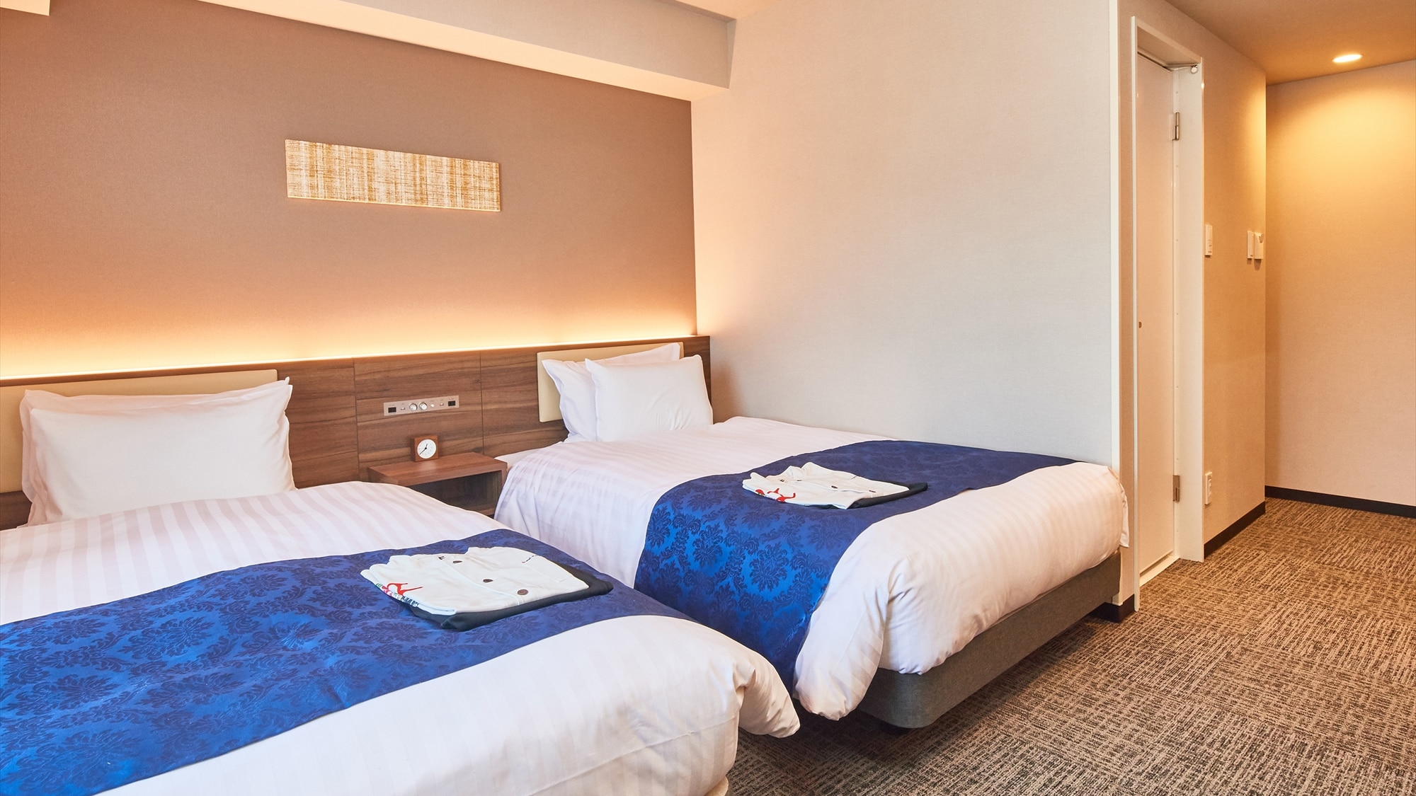 [Twin room] All rooms are 20.11 square meters with Simmons beds. All rooms are equipped with free Wi-Fi. * Example of guest room image