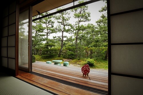 【雪月花樓】一樓面朝花園。與日本三大景點共度特別時光
