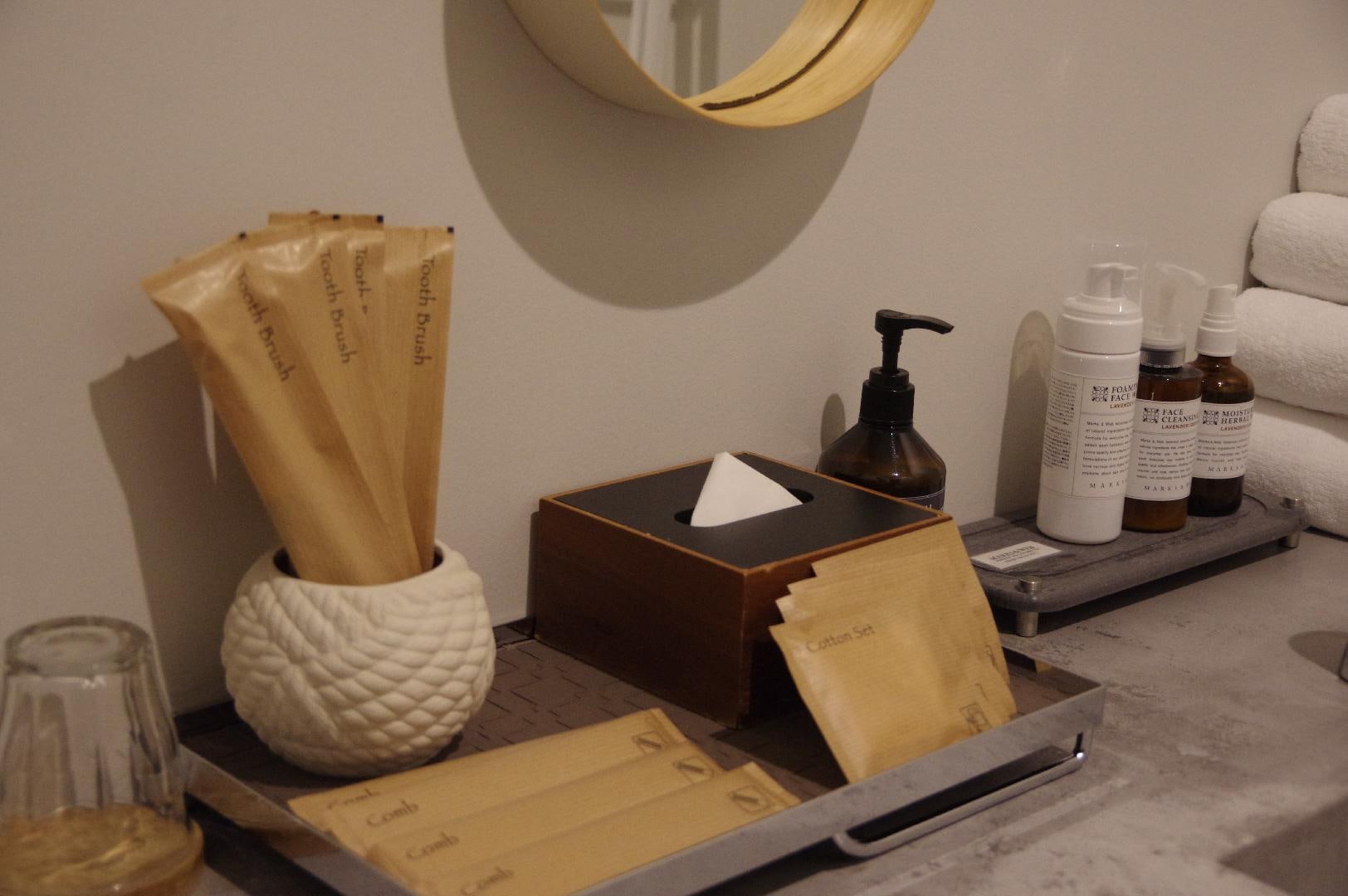 Amenities (toothbrush, comb, cotton pads, cotton swabs)