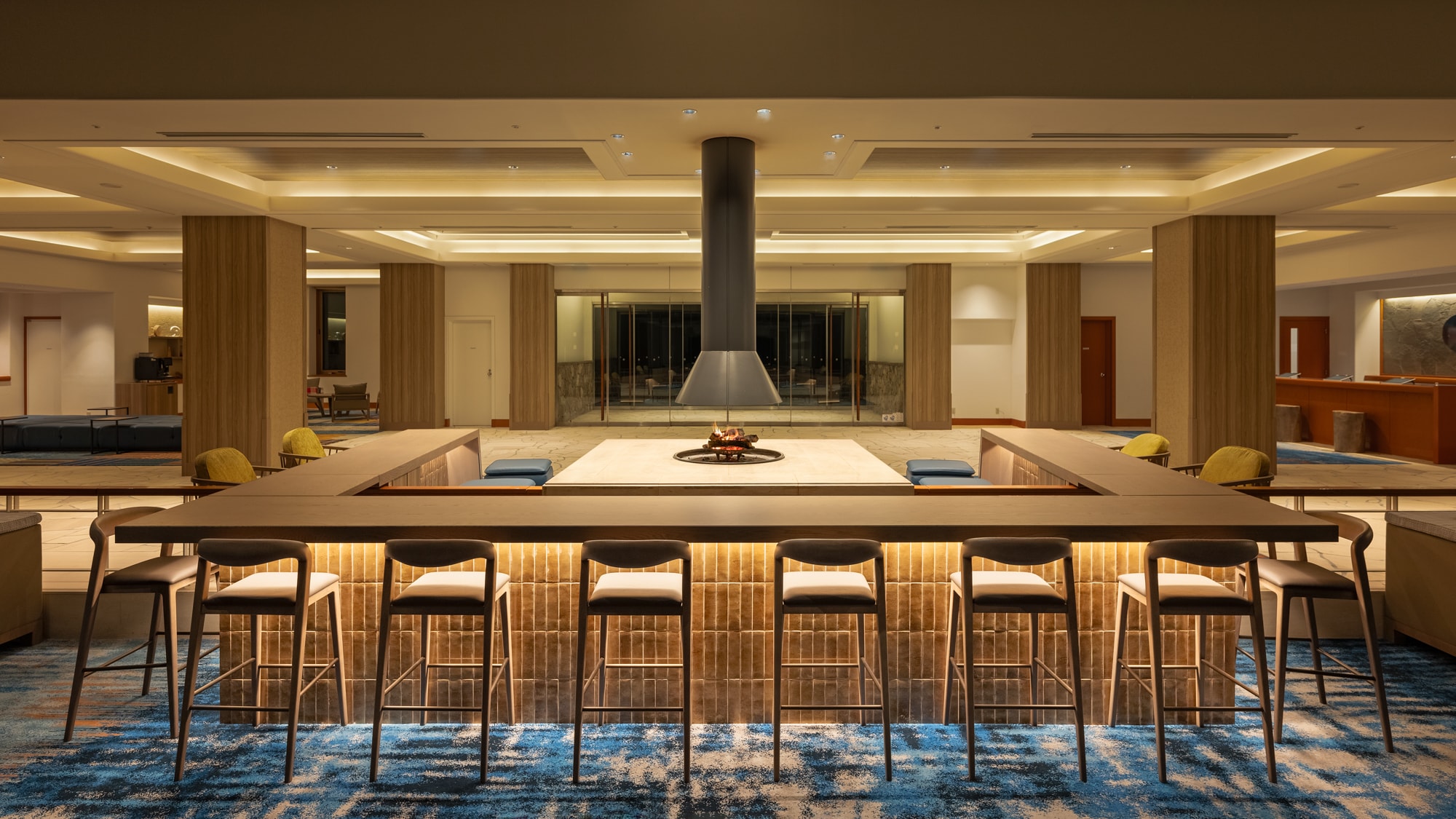 Fully renovated in June 2023! Lobby and lounge connected to nature