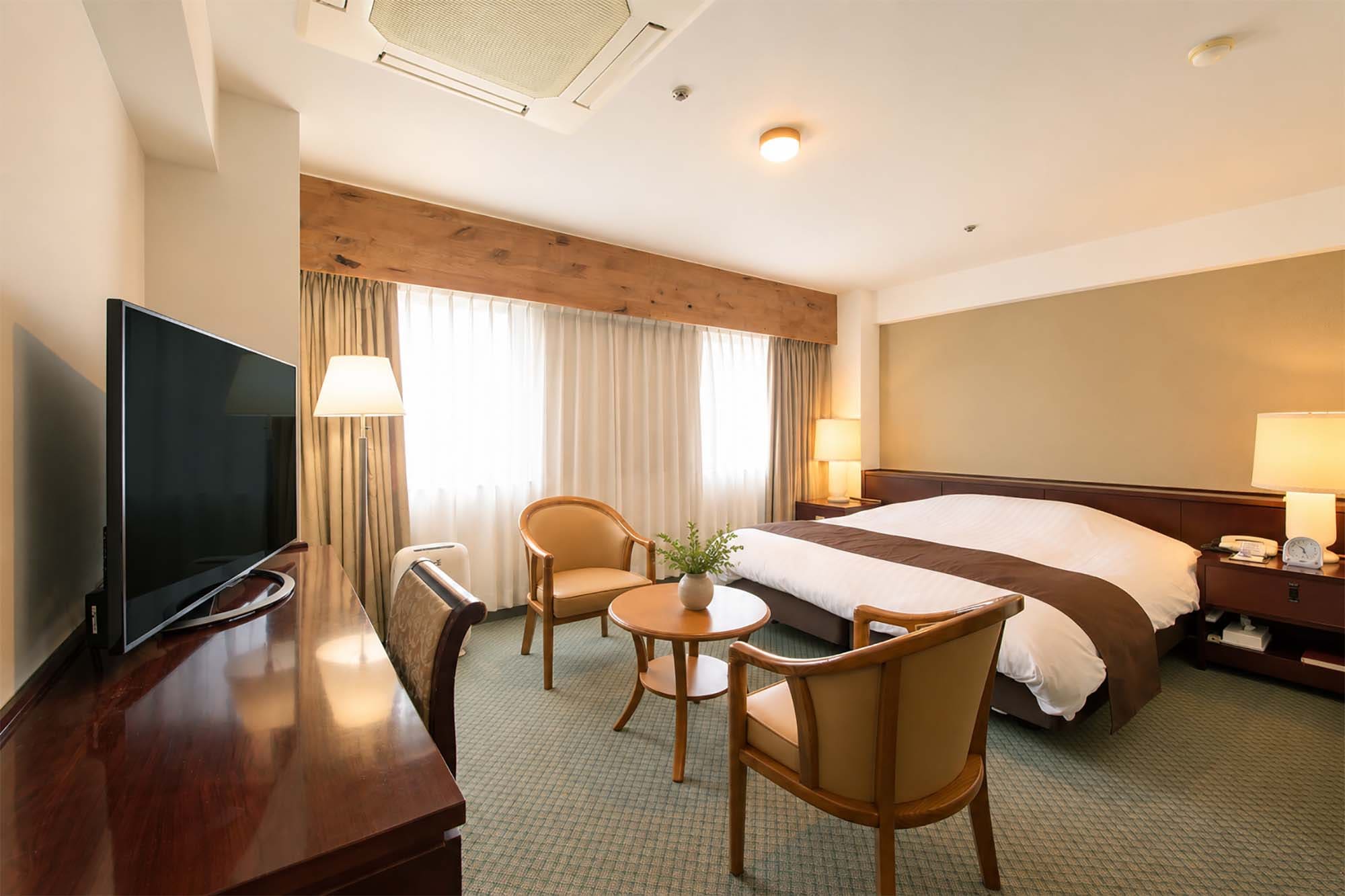 Deluxe Double Room (28 sq m, bed width 180 cm)