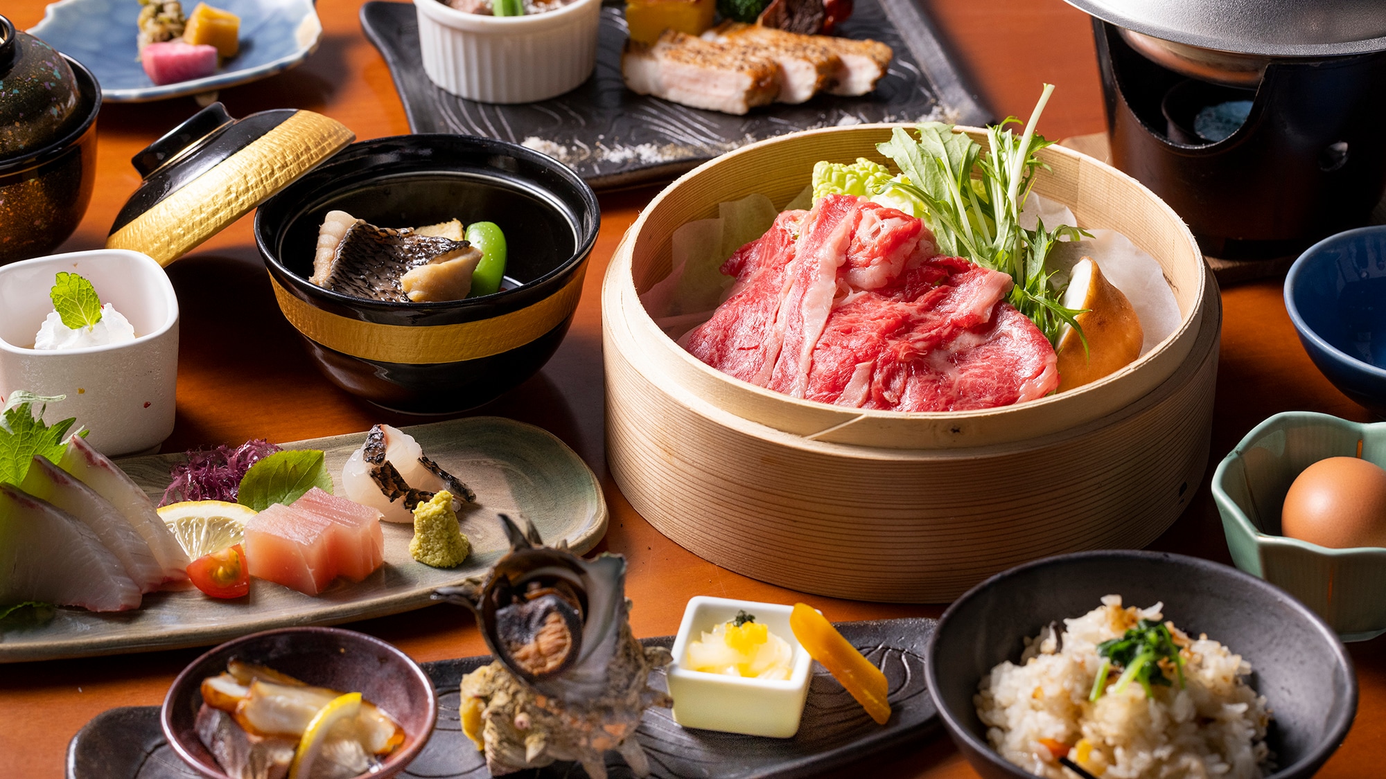 【升级】主菜是“和牛寿喜烧”和“后藤本地鱼拼盘”。