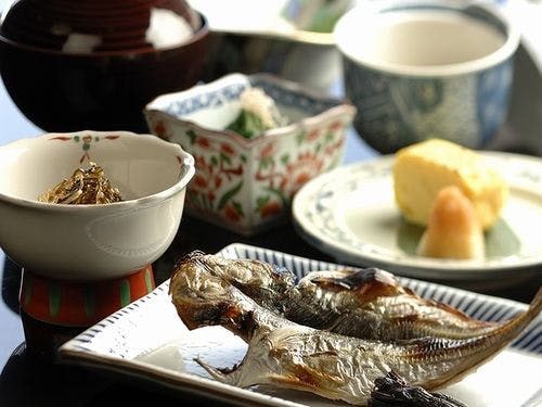 Sarapan [set makanan Jepang] Contoh