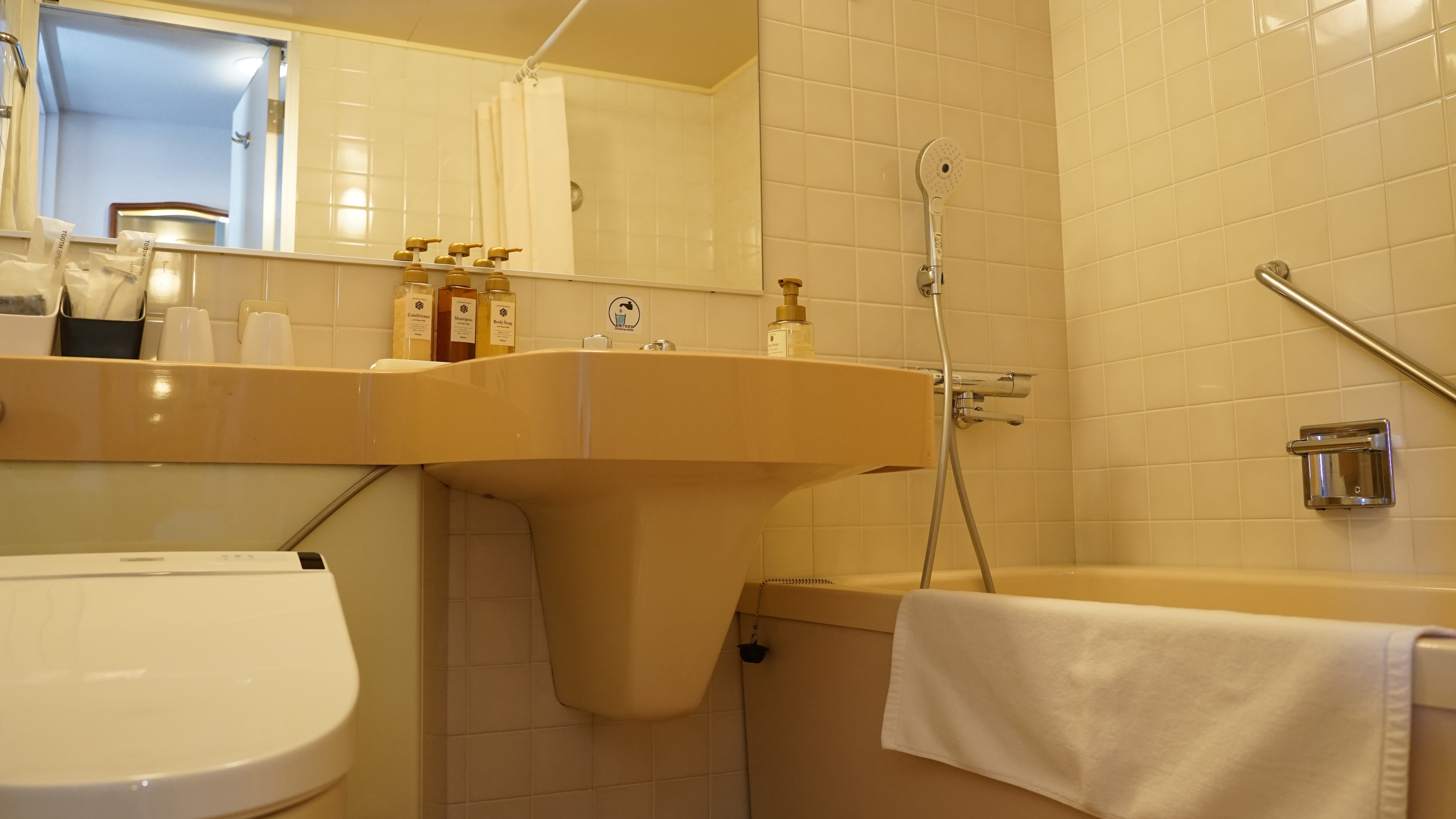 Kamar mandi single dan M double