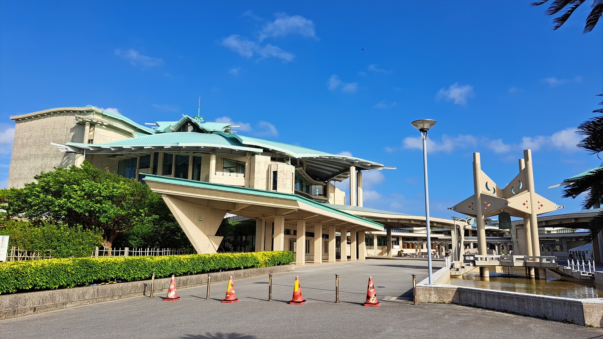Nearby facilities: About 8 minutes by car to Okinawa Convention Center