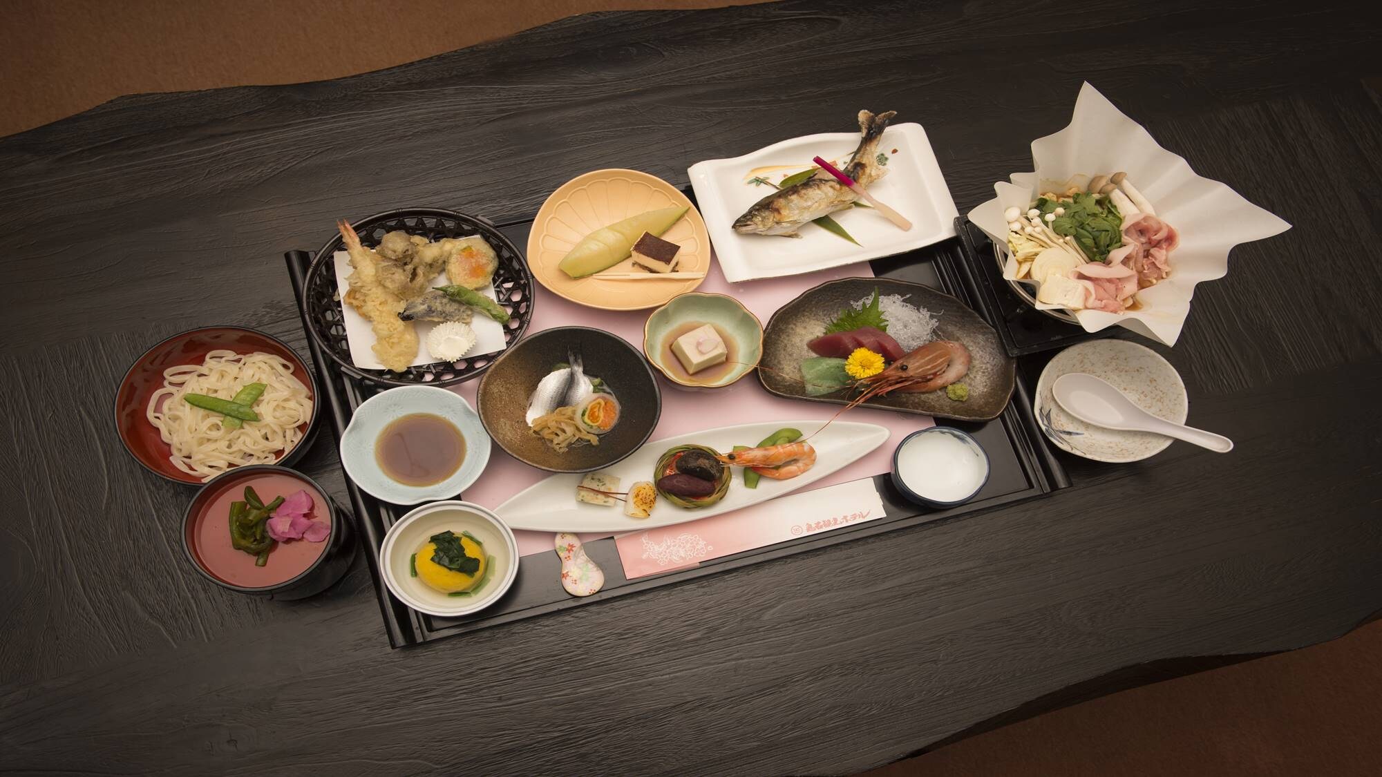 *[Dinner example] Enjoy exquisite cuisine that will delight both your eyes and tongue.