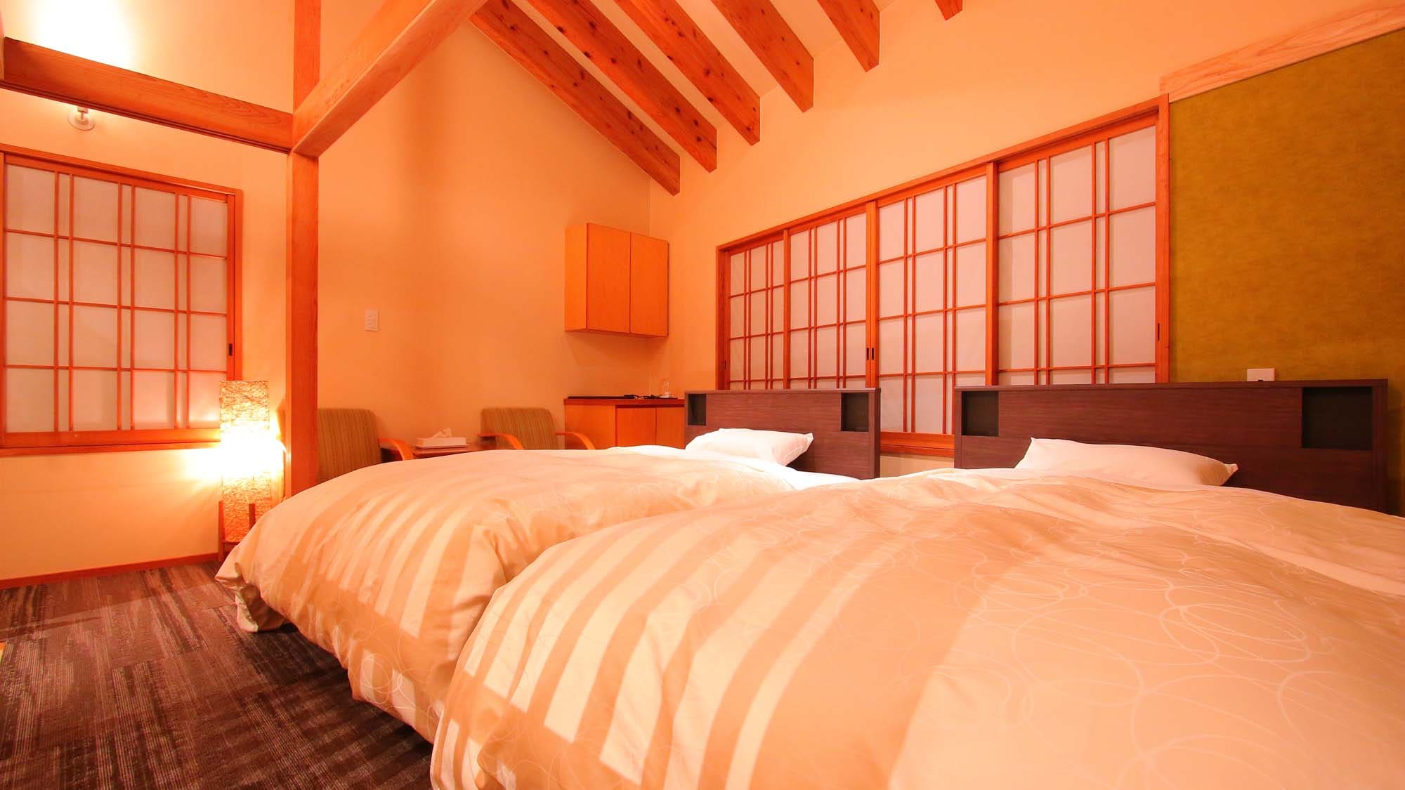 [Example of a guest room on the second floor] A bedroom separated by lattices