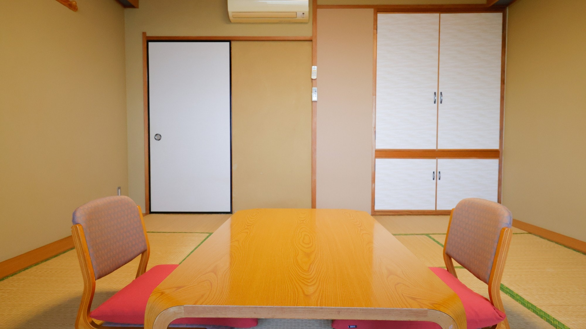 A Japanese-style room where you can stretch out your limbs and relax