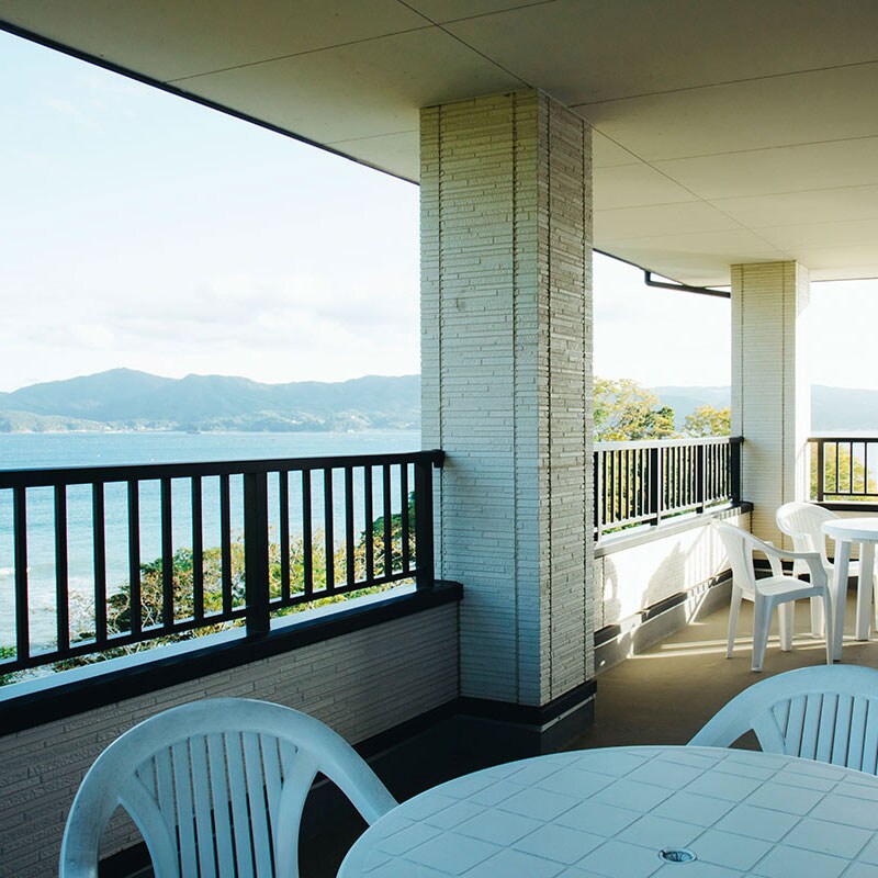 Terrace 2 overlooking the sea