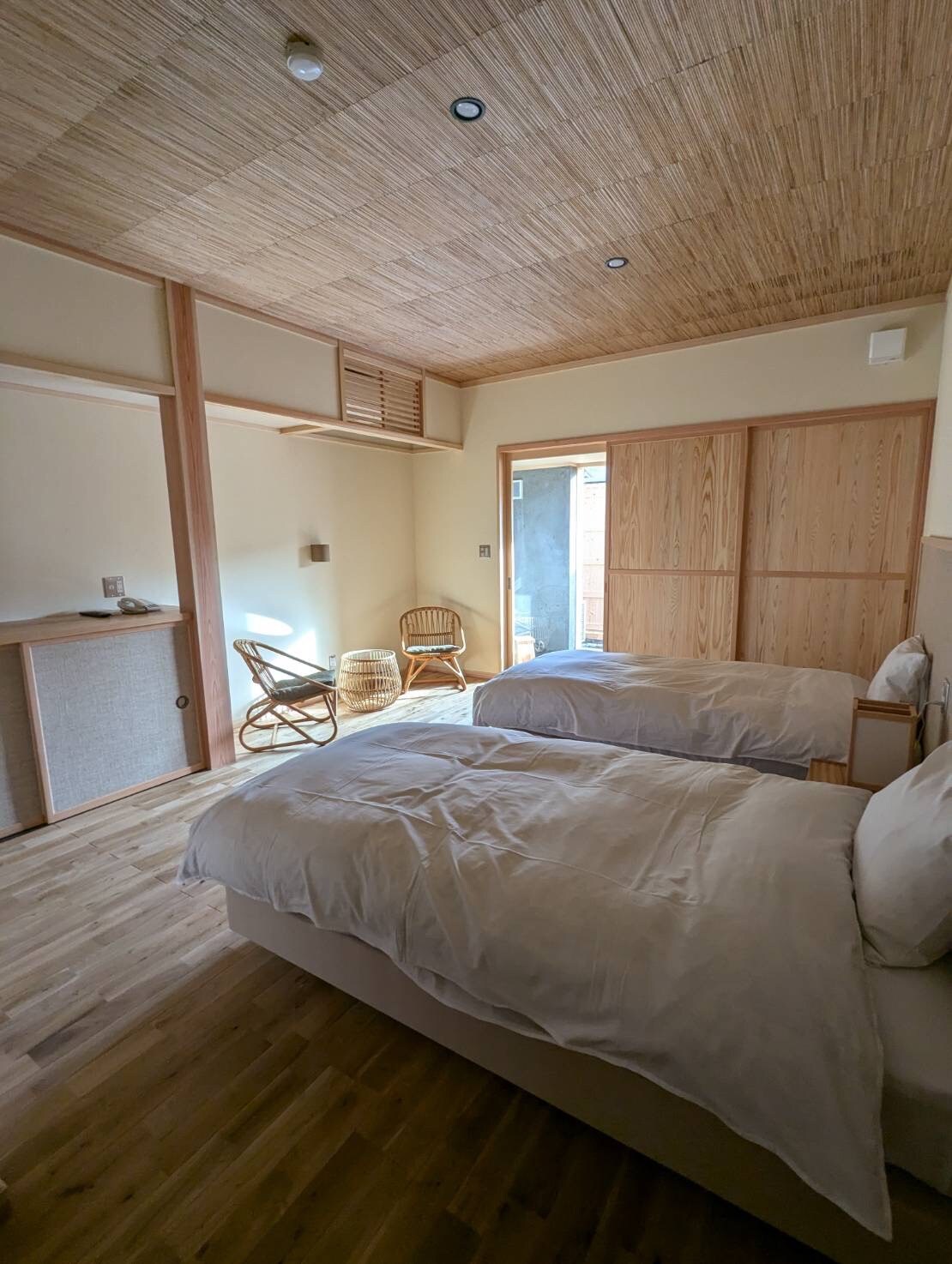 12/31 Renovated guest room - Western-style room②