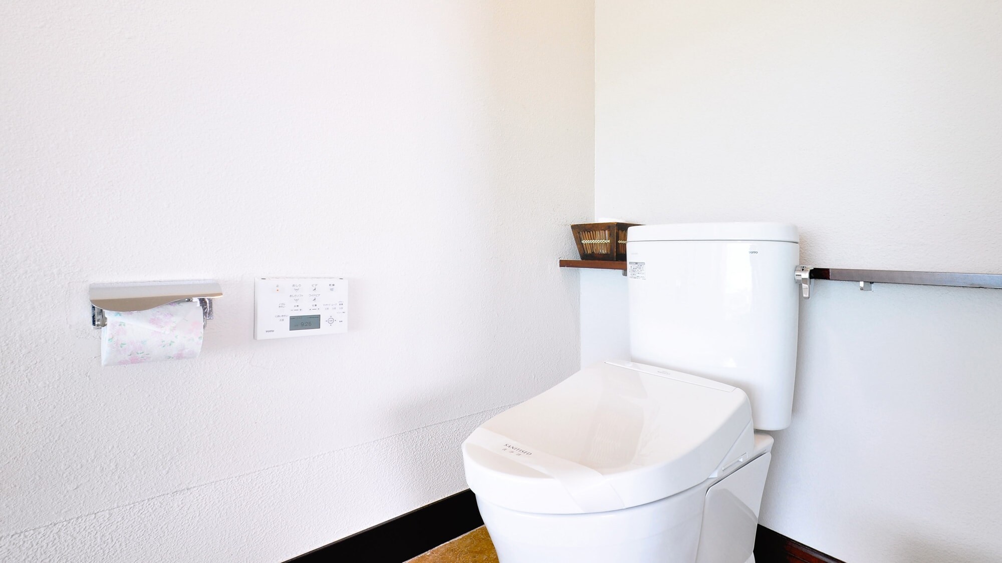 [ห้องสวีท] ห้องน้ำมีฝักบัวน้ำอุ่นให้บริการ