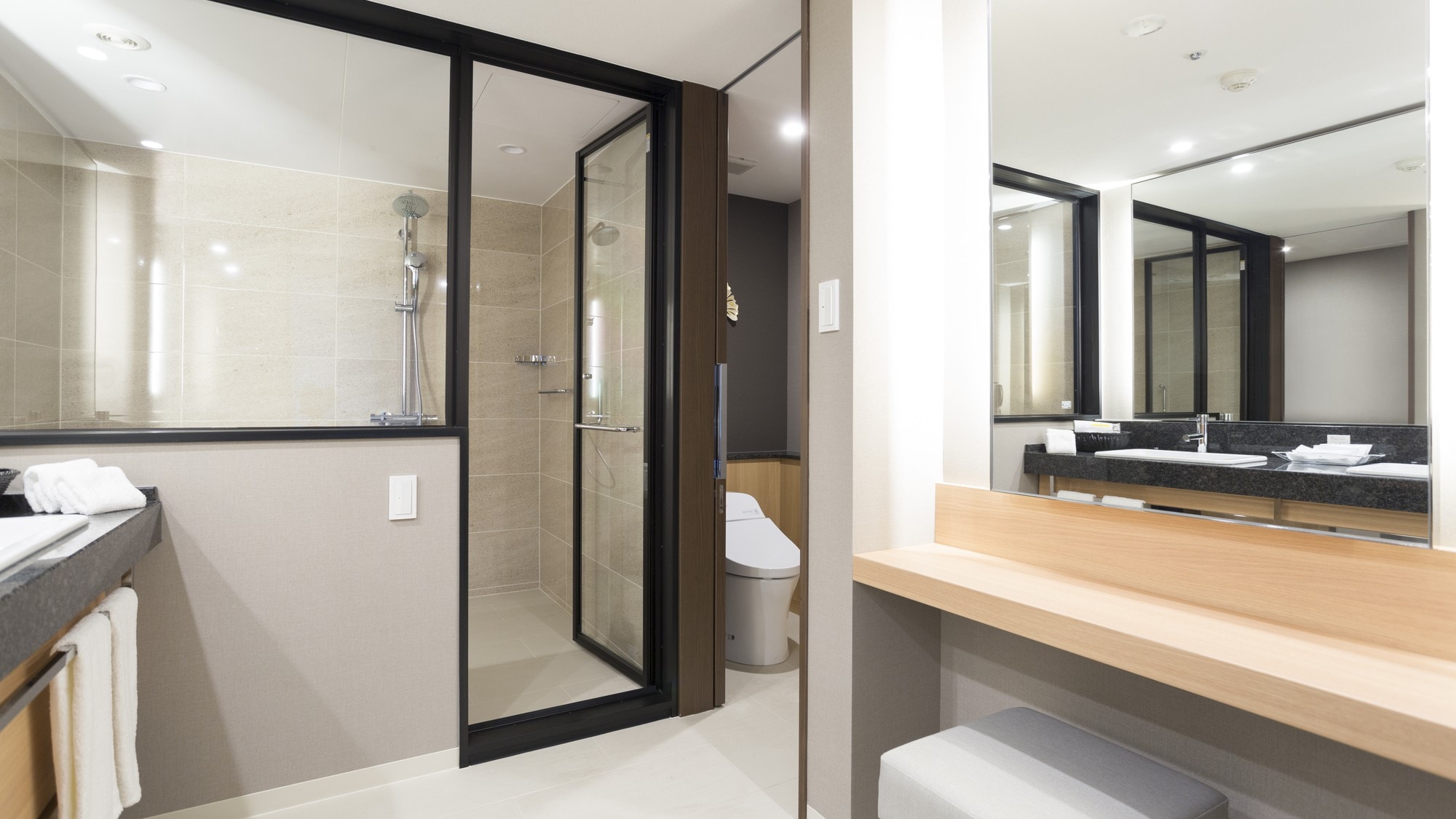 Nikko Premium Twin Bathroom (Image)