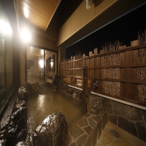 ◆ Men's open-air bath (night) Enjoy the night view of the port town of Hachinohe