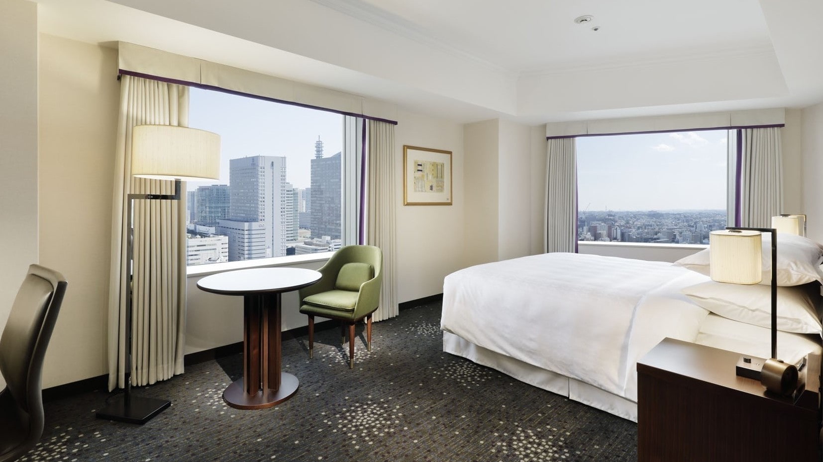 Sheraton Club Floor Deluxe King 46sqm (24th-27th floor)