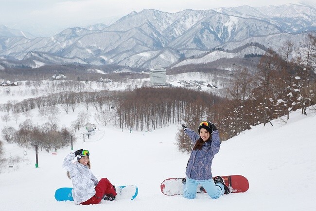 Ski girls