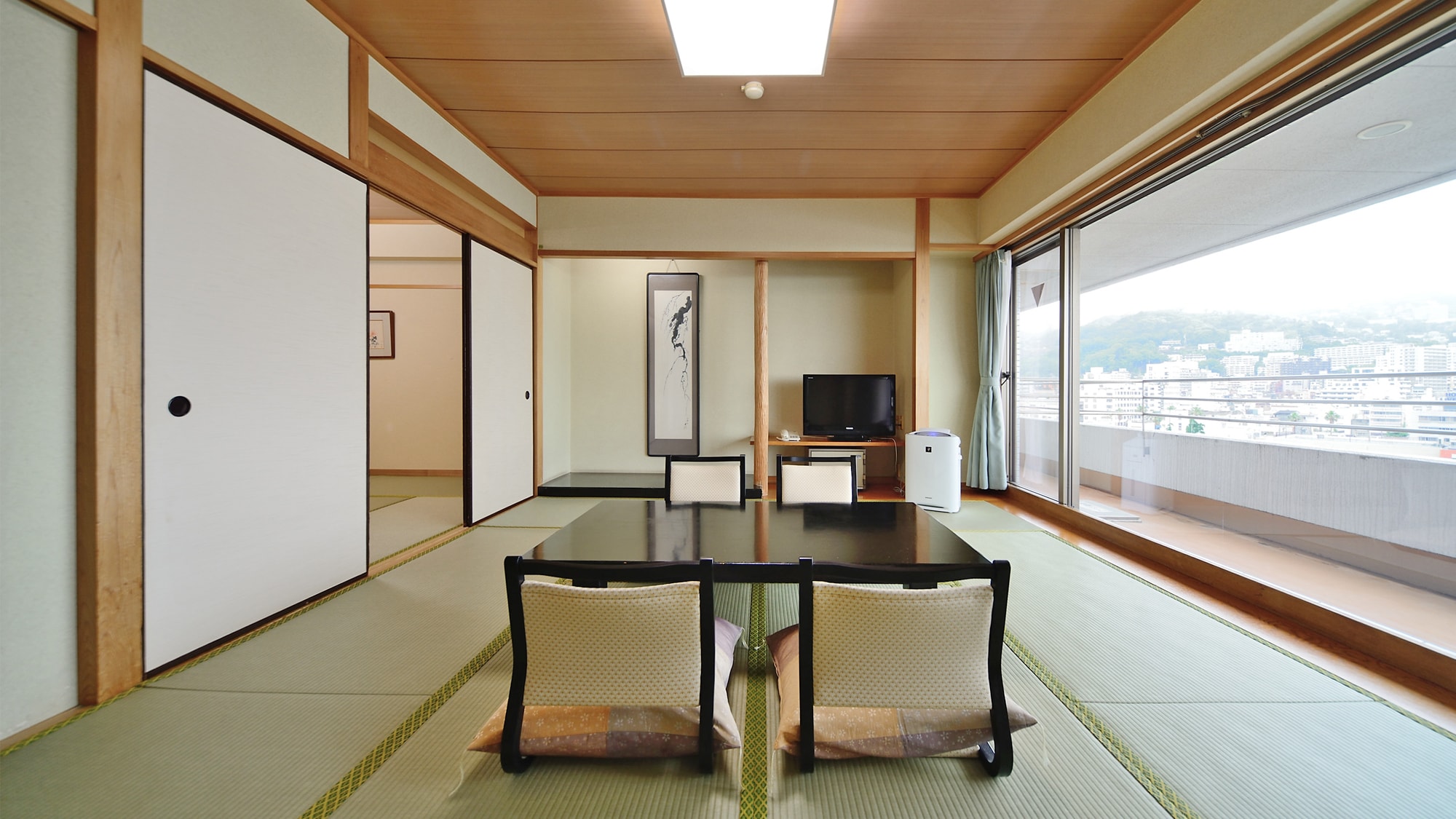 [Kamar bergaya Jepang 44 meter persegi] Ini adalah kamar standar Sunmi Club. Anda dapat menghabiskan waktu yang luas karena ini adalah kamar sebelah.
