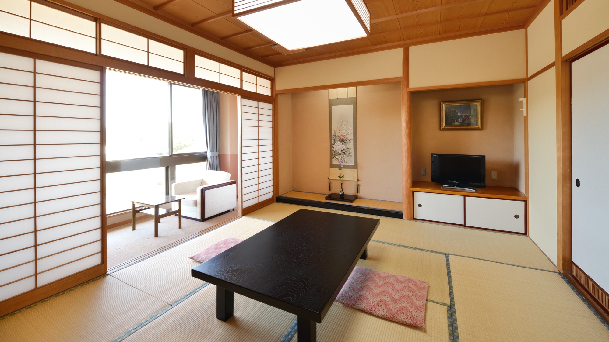 Japanese-style room with bath and toilet 10 tatami mats