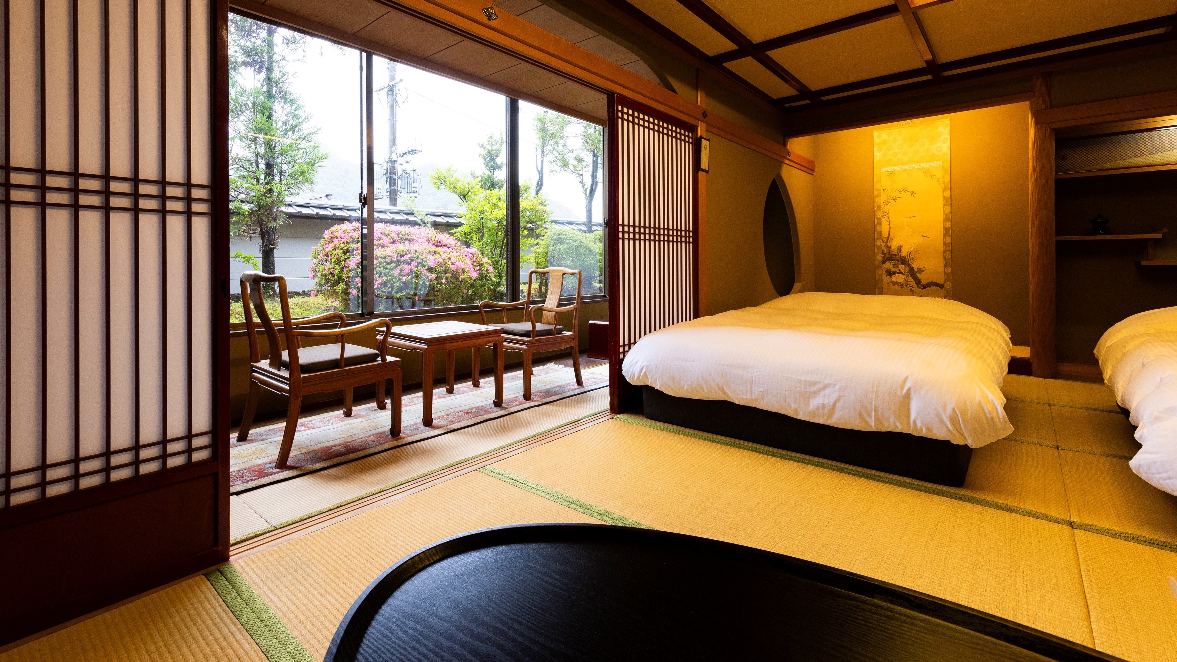 12 tatami double bed_no bath, toilet included